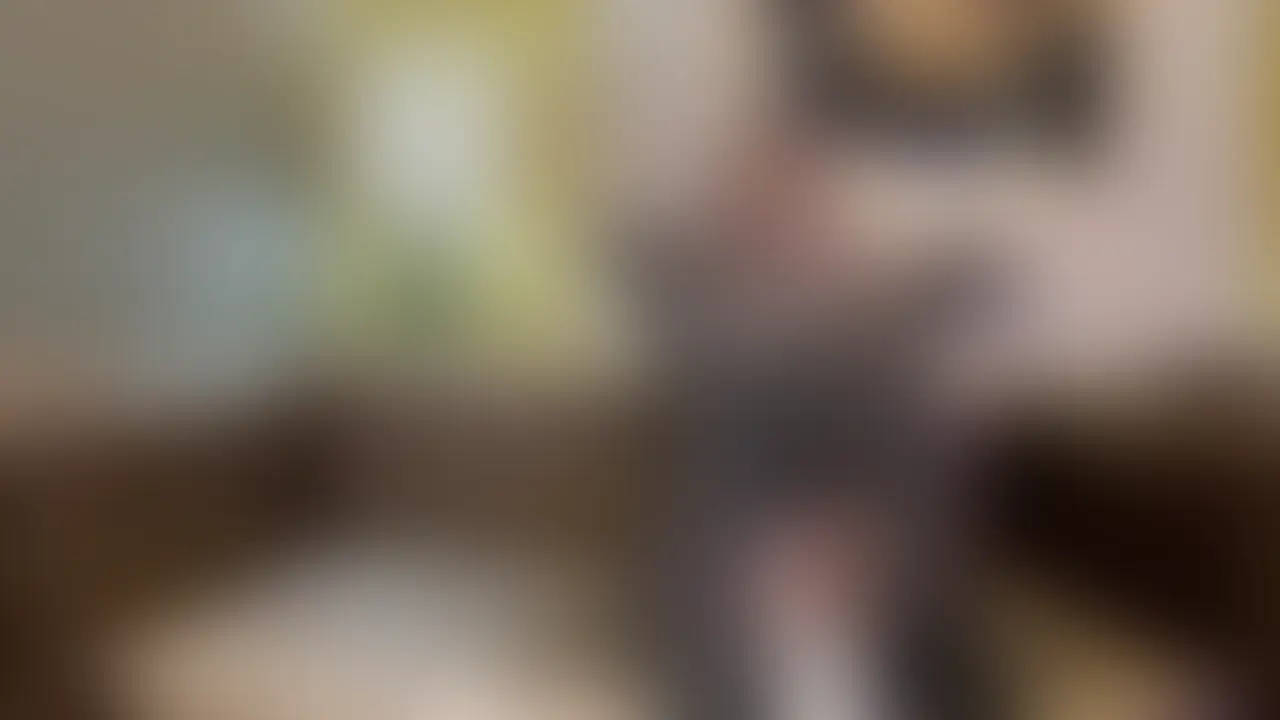『元日向坂齊藤●子激似で金髪ちょいギャル陥没乳首の歯科助手ちゃんとメイドコスプレ爆イキ密会』

見た目ちょいギャルな歯科助手ちゃん。

身長は小さくて童顔で元日向坂の齊藤●子激似です。

こんなに可愛い歯科助手がいたら行くのが楽しみになること間違いないですし、男のお客さんによく電話番号聞かれるけど全部断ってるって言っていました。

そんな歯科助手ちゃん、遊んでそうで慣れてるのかと思ったらめちゃくちゃ恥ずかしがり屋さん。エッチな質問すると「秘密」と言ったり、服脱ぎシーンでは自分の服で身体を隠したり。

最初は手加減していたんですけど身体が敏感ですぐイッちゃうのがわかってからはいじめまくってます。クリでも中でもいけちゃう敏感まんこで、特に正常位のイキっぷりは最高なのでお見逃しなく。 (2/2)