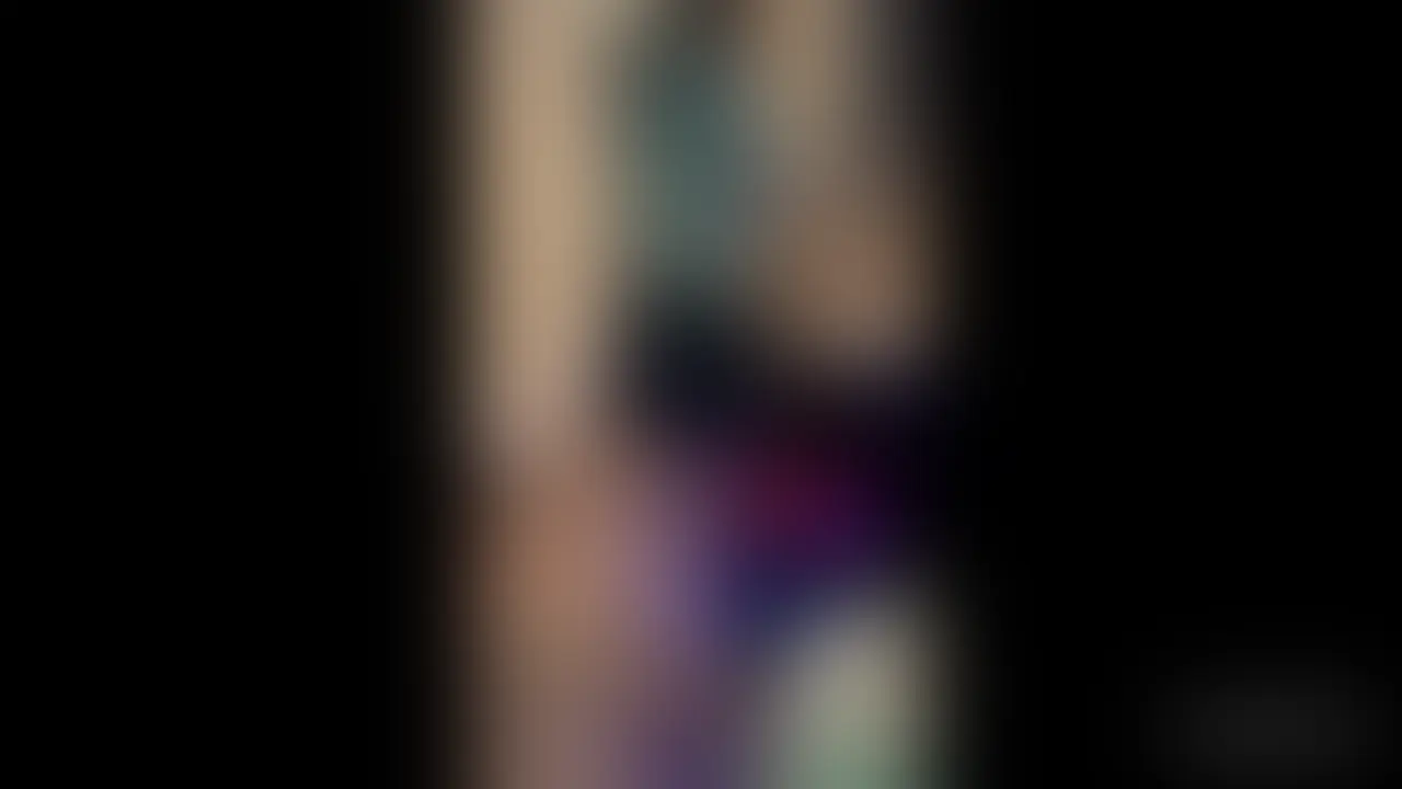 【人妻が昔の制服着たら我慢できず「入れて」懇願してきた】
本物人妻リリカさんが、昔の制服を着てみたら…
もう別人みたいにエロくなってしまった💦
いつもは清楚なのに、
制服姿になるとスイッチが入って
自分から「早く入れて…」って
腰を押し付けてくるんです。
制服のスカート捲り上げて、
生で奥までガンガン突きまくり…
人妻とは思えない淫らな喘ぎ声が止まらない。
世の旦那さんが知らないところで、
こんなに乱れまくってる人妻の姿…
背徳感たっぷりの不倫セックスを、
たっぷりお届けします🔥
※録画トラブルでフィニッシュ直前までしか残ってませんが、それまでの濃厚な絡みだけで十分ヤバいです…。 (2/2)