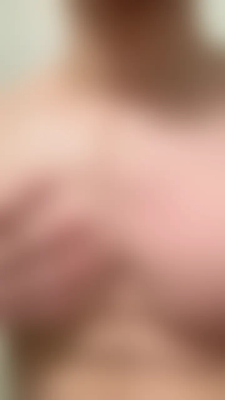お風呂場で汗だくになりながらしました🛁
途中でヌルヌルを垂らしてすごい音してます^^ (2/2)