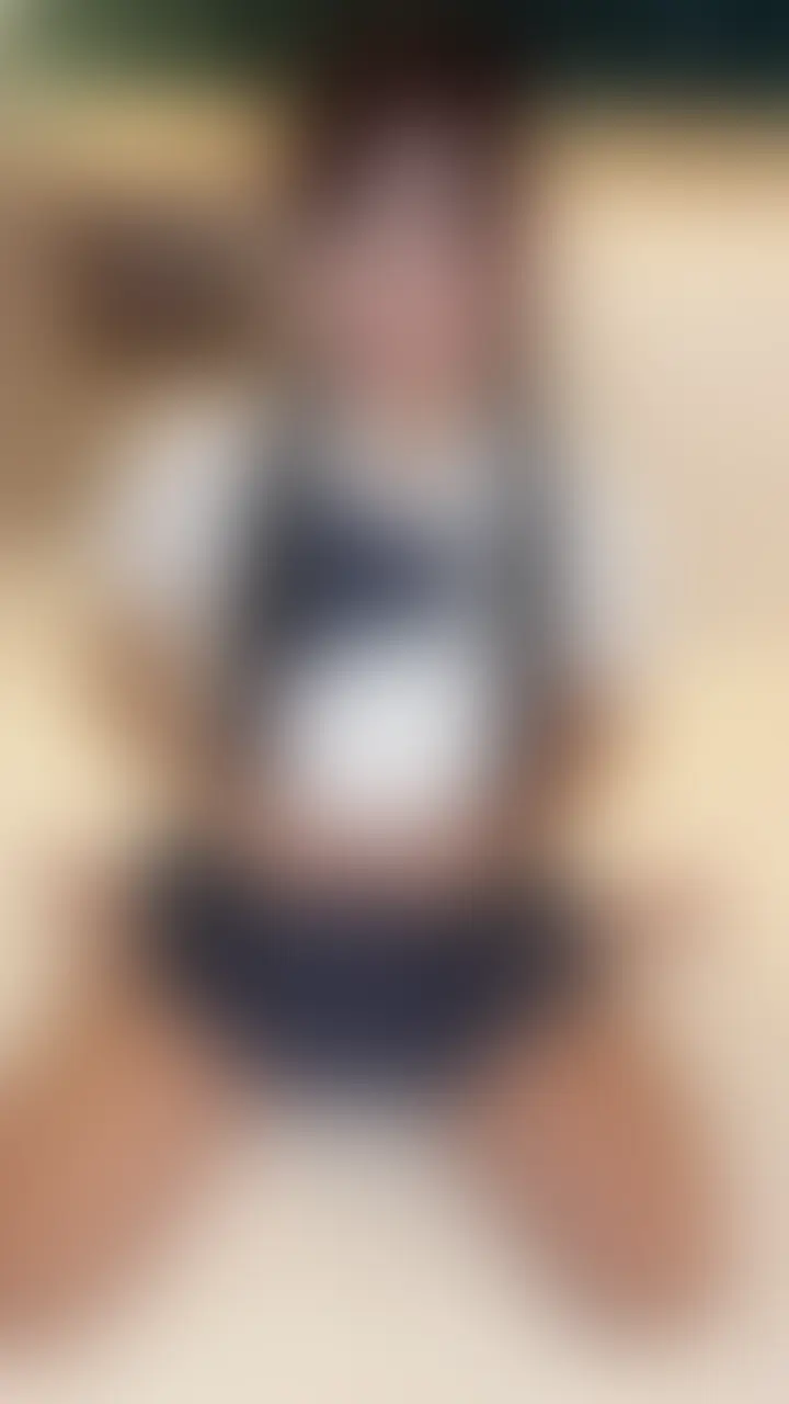 【右上のいいね・ブクマ押してね🫶】めるですっ!!お久しぶりに制服を着てみました🥺
バイブも新しいの試してみたいなあと思って、えっちな動画でよく見るタイプのバイブ買ってみたら、気持ちよくてびっくりw w w w w w
てかえっちな制服からえっちな下着ってめっちゃ興奮しません???めるはどちゃくそ興奮しちゃいました🙃
そのせいかかなーり濡れてしまってて、すんなりバイブ入っちゃいました...めちゃ気持ちよかったです💭
感想コメントで貰えると!!めちゃ喜びます!! (2/2)
