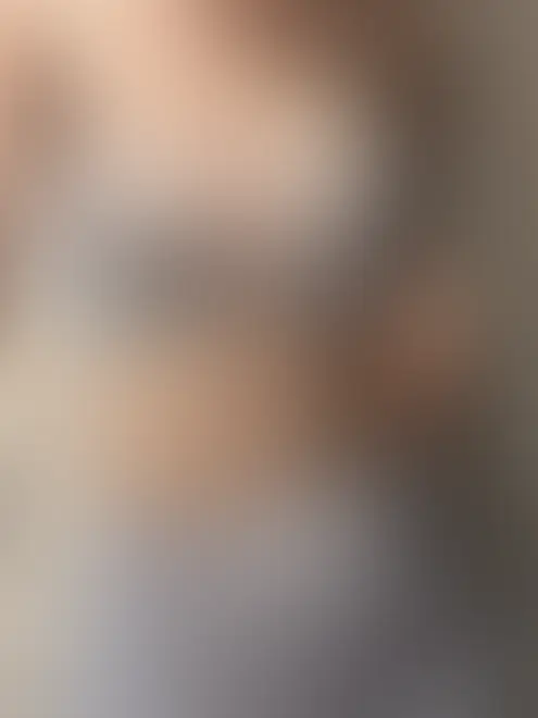 ヒナ🐥(パイパン女子大生のおしっこ🐤)「今日のヒナの下着🥰」の投稿サムネイル