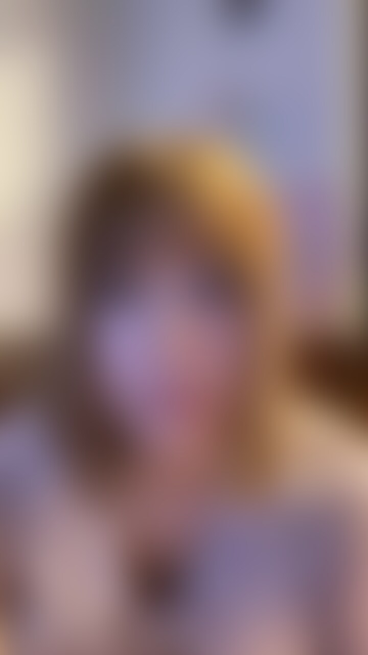 「カラオケでオナニーしちゃいました#2 るかちゃん(24歳)」
今回の変態さんはぱっちりした目が印象的なるかちゃん(^^♪
キャバ嬢っぽい綺麗系な人でもこんなことするんですね・・・
しかも脱いだら何カップあるんだ!?ってくらいの豊満ボディ!!!
途中大勢のお客さんの話声がきたときは流石にチラ見するもそんなことはお構いなし!
乳首をこねくり回し、自分で手マンをずっとし続けるド変態ですww
さらには自分のマン汁まで舐めて完全に悦にいってますよ皆さんw
是非このド変態痴女の動画を見て彼女に救いをあげてください(笑) (2/2)