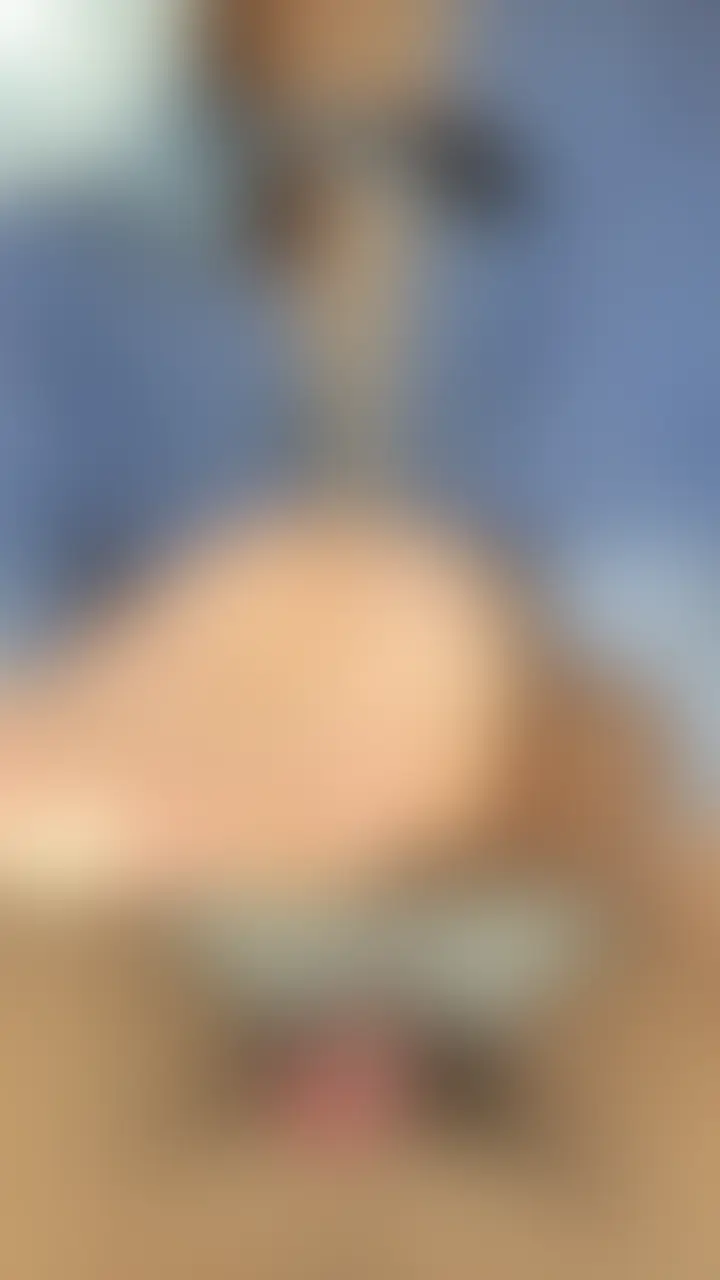 二部作になります😆
オイル手コキで前戯🤭たまごちゃんの身体途中から見えるんですけどおっぱいがえろ過ぎる🫨
流石におちんぽ力入りました😂 (2/2)