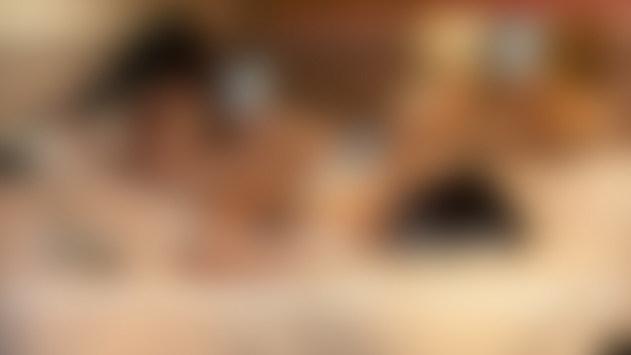 pornhubにて無料公開してされている
「ラブホでオイルマッサージからの激しいSEX」の
フルverです！
マッサージで癒された後はHなマッサージ♪
いつもより声が出てしまって興奮度MAXのみーちゃん
をぜひご覧ください！ (2/2)