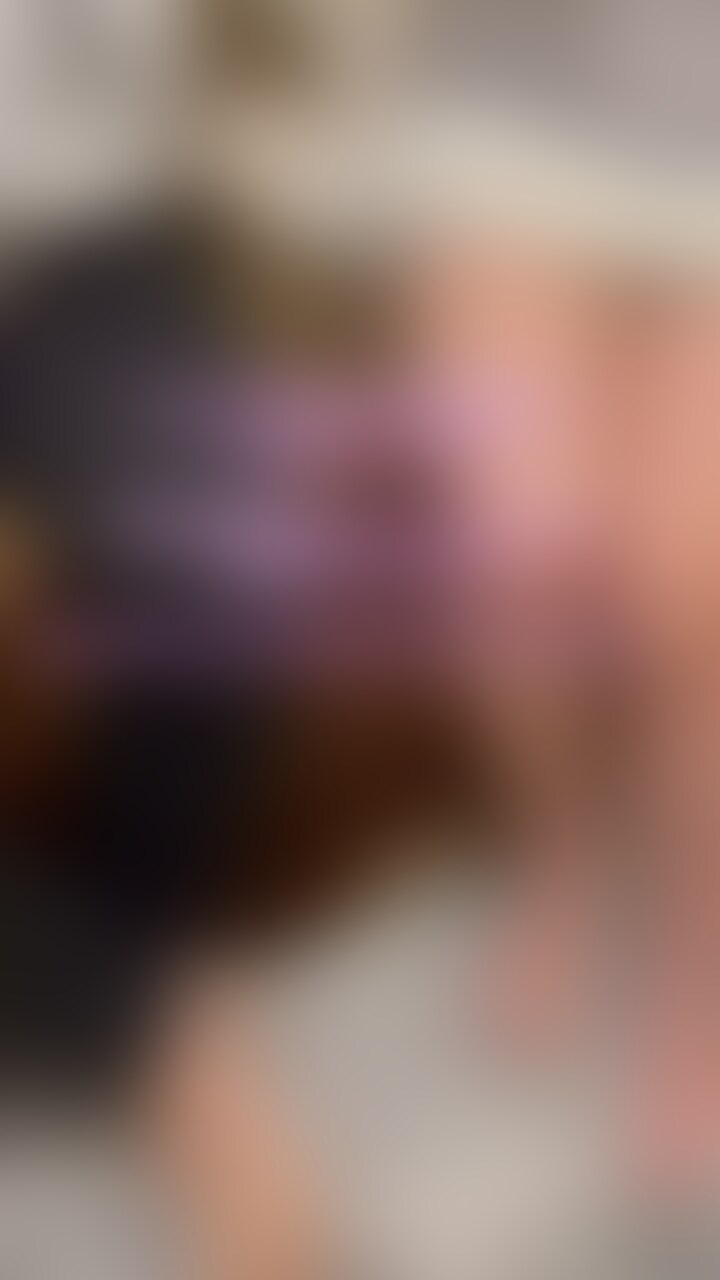 以前、衝撃セールでアップした動画です。セール終了しましたが価格変更が出来なかったのでアップし直しました!二重購入にご注意ください!
【動画の内容】
同じサークルの先輩彼女と後輩彼氏の大学生カップル。
彼氏さんはめちゃくちゃイケメンで彼女さんもめちゃくちゃ美人!こんな誰もが羨むカップルさん☺️
NTR願望のある彼氏からX経由でDMを貰い、彼女からなんとかOKをもらい2人の人生初の複数プレイ(3P)のお相手をすることに、、、。
しかもノリで生ハメで彼女さんをザーメンまみれにしました。
あと彼氏さんがプレイ始まるとめちゃくちゃ甘えん坊でビックリしましたw
ほんと、みんな裏側って分からないなーと!!
とにかく、リアル素人カップルさんの初3P他人棒の瞬間を全員に見て欲しいです!☺️
動画によって 顔出し有りの動画もありますが、今回は身バレ防止のためアイマスクを着用してます! (2/2)