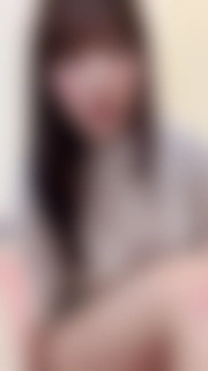 最近、ストレッチとか運動頑張ってるよ❤️🔥
運動すると、体もおまんこも引き締まるから一石二鳥🫢!
膣トレもやってみたんだけど
すぐイッちゃうから果たして筋トレになってるのかなってないのか…🤔💧 (2/2)