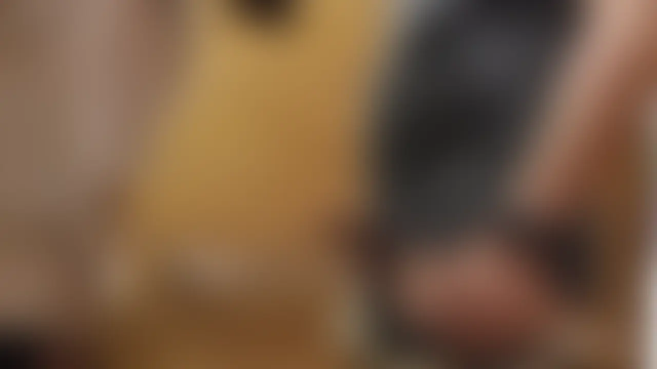 フル動画でどーぞ㊙️ビックリ‼️多目的トイレでエッチ中に人が入って来た‼️私達がとった行動はなんでしょ? (2/2)