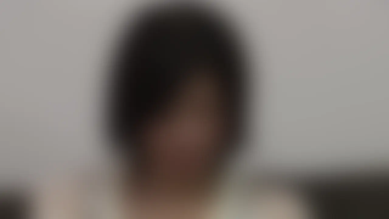 チビ男と絶叫SEX!
微笑みながら服の下に手を滑り込ませるKAZUMIさん。
涎を垂らしながら乳首をまさぐり、パンティの中に指をいれてイジイジ。ローターを使ってクリを刺激したり楽しんでいるところへ、、
もっさりちびメン登場。
キスを交わし、後ろからおっぱい揉まれると、大音量でうあぁ~と喘ぎまくる。お顔に跨りクンニされると、これまた、ああああ~絶叫!
立ちバックで挿入。KAZUMIさんが背が高いから、男、椅子に乗って腰振りwwwwwwwww
正常位でも絶叫~チビ男のでかちんを楽しんでいました。 (2/2)