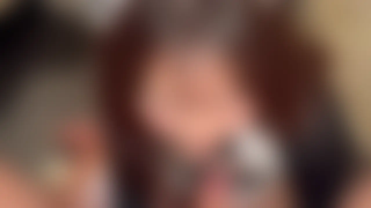 友達のいもうとは、ご奉仕好きな巨乳メイドになってた。クリクリの目で上目使いしながらフェラチオする顔だけで最高！ (2/2)