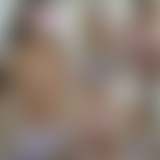 これは更衣室の中に仕掛けられたカメラの禁断映像になります!
衣装を確認してから無防備に制服を脱いでいきます。
脱いだ制服はしっかり畳んでいることに非常に好感が持てます。
制服の下はかわいらしいピンク色の下着上下を着けていました!
むっちりとした抱き心地の良さそうな身体つきがたまりません。
下から見上げる柔らかそうな太ももに挟まれたら幸せでしょうねぇ
2着目の露出度高めのセクシーマリーンです!
衣装を脱いで美しい下着姿で次のコスプレをチェックしています。
まずはブラをしたまま着てみようとしますが明らかにはみ出しているのが気になる様子。
少し考えてからブラジャーのホックに手をかけます。
ポ●と零れ落ちる真ん丸な乳房と乳首がたまりません!
ぷるぷると美乳を揺らしながら着替えています。
そしてついに水着へのお着がえでです。
コスプレを脱ぐとすぐに真ん丸乳首が丸見えになってしまいました。
先ほどは短時間でしたが、ここではゆっくりとキレイな子のキレイなおっぱいを鑑賞できます。
小さい布面積で自分の乳首を隠しながら紐を結んでいるようです。
ちらちらとはみ出る乳輪がエロ過ぎますね。
そしてパンティを脱ぐと薄めの陰毛も丸出しになってしまいます。
ぷっくりと膨らんだ大陰唇が気持ち良さそうです。
脚を開いて水着の紐を結ぶ大胆な恰好が素晴らしいですね! (2/2)