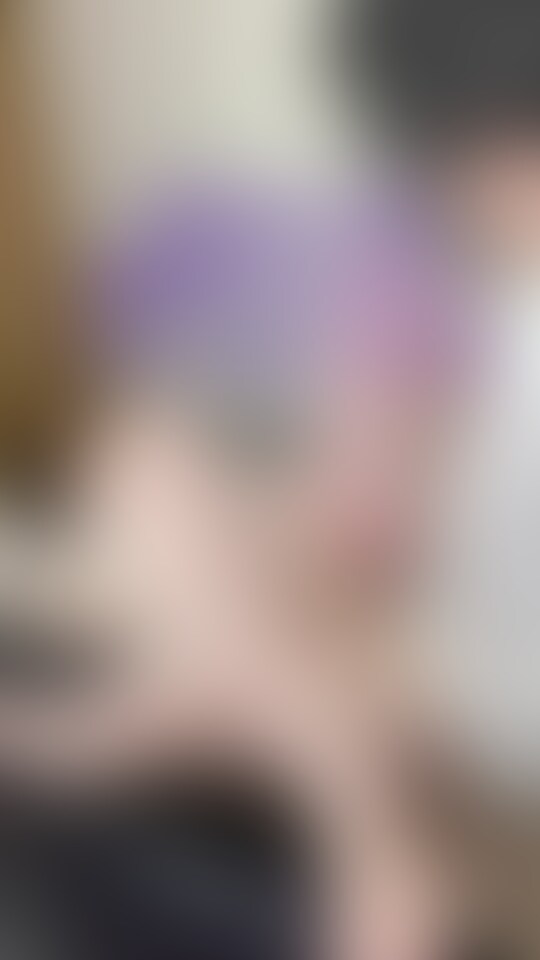 縦動画★欲求不満の巨乳人妻NTR
はじめにリモコンローターを着けて乳首舐め&フェラをしてもらい、興奮を高めていきます。
リモコンローターがビッチョビチョになるほど濡れちゃいました
手マンでイカセてから
フェラチオでギンギンにしてもらいました
ピンポイントローターでオナニーさせてから
正常位で挿入!
奥に入る様に体位を変えながら、おもちゃも併用して鬼イカセ!からの射精!
ものすごくエロいです (2/2)
