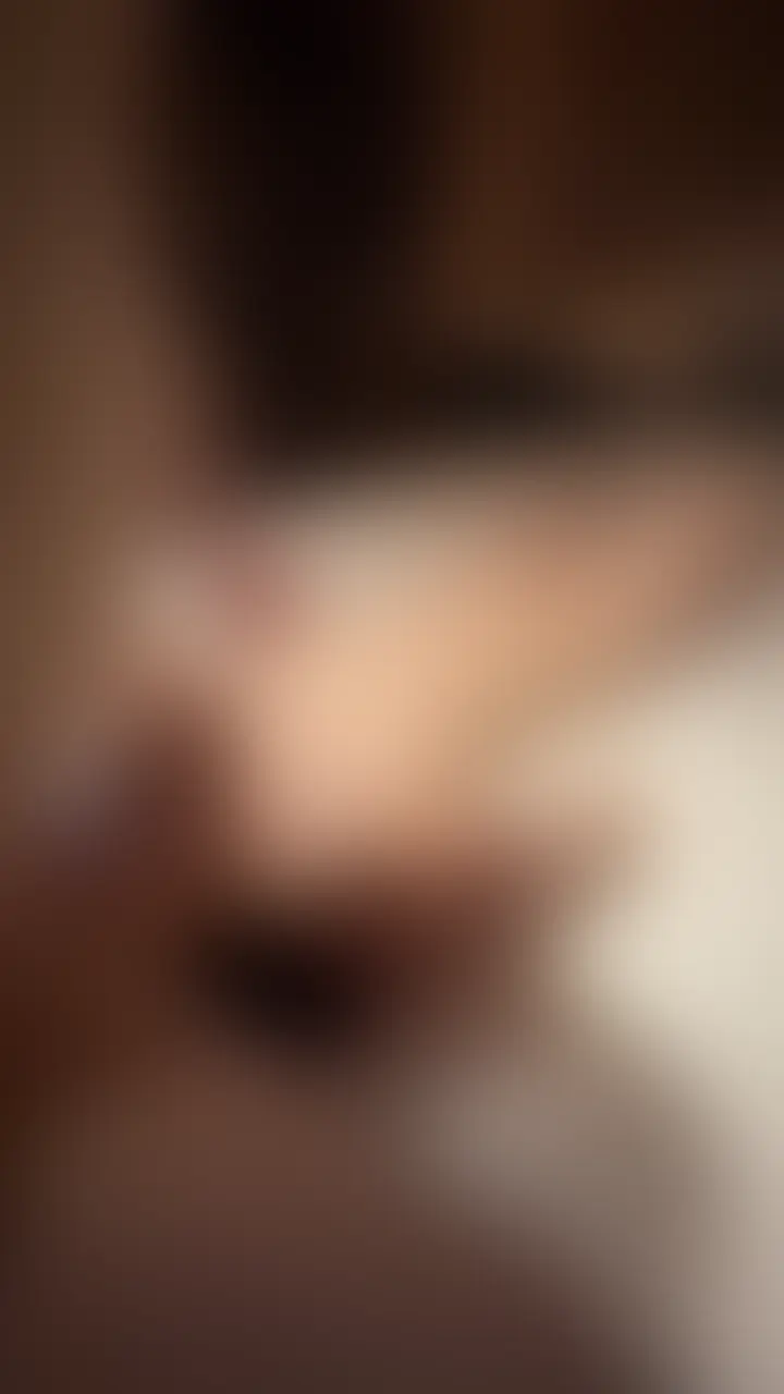 今回はちょっと激しめ🐶💜
おち〇ぽ咥えながらガシガシ手マンされちゃいました😖 (2/2)