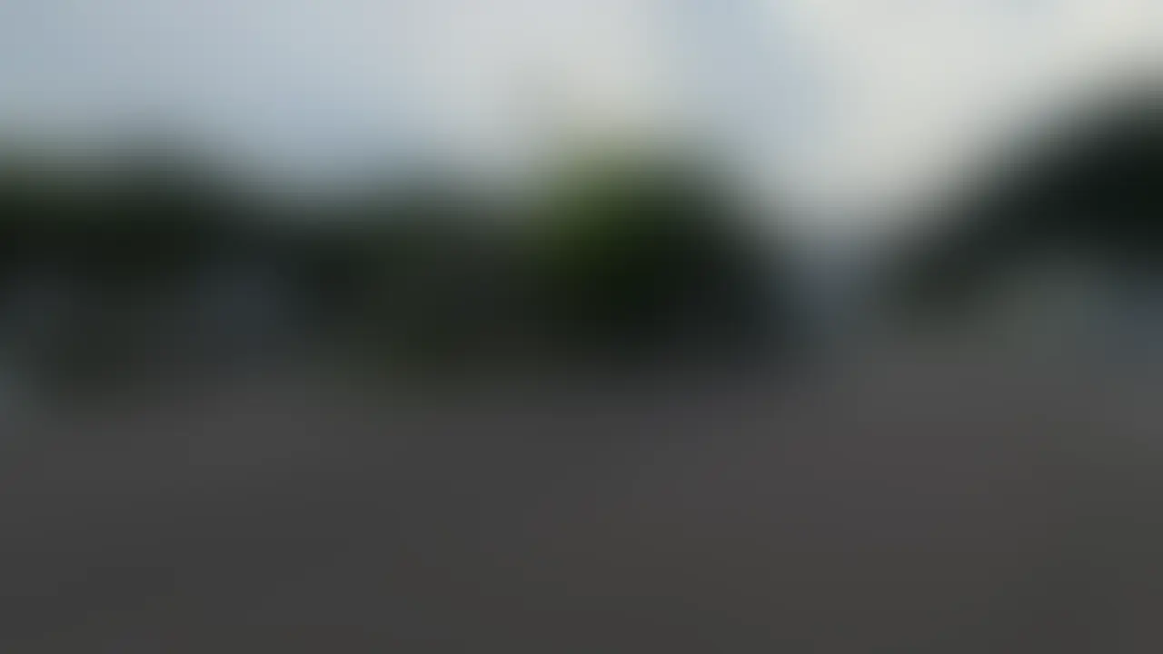 神社デートと全裸温泉♡ 露天風呂で全裸リラックス♡【一般会員Ver】
みなさんこんにちは❣️
この前、彼と神社にお参りに行ってきました。
綺麗な藤棚にうっとりして、『こんな素敵な場所、初めて!』ってテンション上がっちゃいました。カフェでスイーツも食べて、甘い時間にほっこり🥰
その後、温泉へ行って、檜のお風呂と露天風呂を堪能しました。『気持ちいいね!』って言いながらお湯に浸かってたら、全裸に慣れちゃって、ついお話ししたり、踊ったりしちゃいました🫣💦
人妻なのにこんな大胆な私、癒しと楽しさが詰まった動画、ぜひ見て一緒にリラックスしてほしいです♡ (2/2)