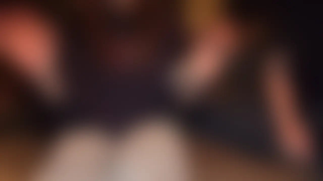 壊れた失神女子大生/絶望のSMルーム編
⚠️サークルで知り合った彼氏を他所に、裏垢で憧れのバチボコ動画を見ては自慰に励む女子大生。彼氏にも言えないトラウマを解決すべく、思い切ってハードなバチボコに応募するも…?
【🔥今回の見どころ】
・属性:彼氏持ち/有名大学/箱入り娘/男性経験5人/中イキ潮吹き未経験/スパンキングやハードな挿入に興味あり/過去にトラウマあり
・全編プレイ:インタビュー/フェラ/喉開けイラマチオ嘔吐/SM什器への拘束/ピストンマシンetc/中出し
・推しポイント:初めてのSMルームに興奮してアナル開発の予定が、SM什器を使ったピストンマシン責めとスパンキングへ変更。
最後は彼氏に謝りながら腫れ上がったマ◯コへ中出し。
🔞シリーズ紹介🔞
前回作品
https://mfco.link/03MDv940
🔞ここから本編紹介🔞
前作でトラウマが解消されて、新たな彼氏とラブラブ中出しセックスに勤しむ彼女。
インタビューでは熱愛っぷりを見せつけてくれるが、まぁ裏垢も味変として必要だそうで。
女心の怖さよ…
当初アナル開発の予定だったが、たまたまSM什器のある部屋に入れたので、どうせならと。
【そういえば喉開けイラマしたことあったっけ】
【ない…けど興味ある笑】
インタビュー最後にやらかしておいてよくやるなと思いながら、ねっとりとご奉仕フェラをさせる。
ギンギンに勃起したら、彼女を仰向けにして優しく扁桃腺あたりをトントン。
位置を掴んだら
【ごぽっ】
と喉を開けていわゆる喉ボコへ。
顔と身体が紅潮して暴れる暴れる。
私は彼女を強引に押さえつけて、改めて喉ボコを味わう…最高の気持ちよさは数秒しか続かず、吐瀉物が出る時の嫌な音と鼓動が喉から聞こえる。
吐いた。
まぁ最初で数秒持てば良い方かな。
さて、少し休んだらアナル開発後に二穴するため持ってきていたピストンマシンをセット。
彼女をSM什器へ拘束し、ピストンマシンスタート。
続いて電マをクリに当たるよう調整してボンテージテープで固定。
腹パン、首絞め、バラ鞭や初心者用革パドルで身体が赤く染まっていく。
何度も何度も失神を繰り返し、ピストンマシンの充電が切れたのは約35分後。まぁそこそこ楽しかったから良いか。
一休みもさせず、締めのバチボコ中出し。
ピストンマシンの摩擦でマ◯子は真っ赤に腫れ上がり、アナルから粗相を垂れ流した(内緒の前哨戦あったので)雑魚女子大生。
ギンギンになった私の竿を、もちろん生でポルチオに当てていく…
後で聞いたら、おもちゃも悪くないが、竿の方がポルチオしつこく狙われて気持ちよすぎたと。
またしても失神するので、ビンタで起こして首絞めて躾を。
穴には私を楽しませる義務があると身体にしっかりと覚えさせないといけませんから。
何度かの失神を繰り返し、そろそろ腫れた膣が痛くなりそうだったので、彼氏に詫びを言わせながらポルチオに種付け中出し。
泡だったザーメンが真っ赤に腫れ上がったマ◯コから垂れ流される様は痛快そのもの。
【これで明日も講義頑張れます】
私が思うより、彼女はタフなのかもしれない。 (2/2)