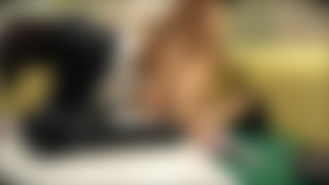 【ファン限定フル動画】🎁
Tind◯rで「最近シてないからSEXしませんか?」と彼氏いない歴2年の女◯大生に言われてカラオケで待ち合わせ後に従◯員バレないようにひそひそとフェラ、手マン、バックでお互いにびくんびくんイキまくりました。 (2/2)