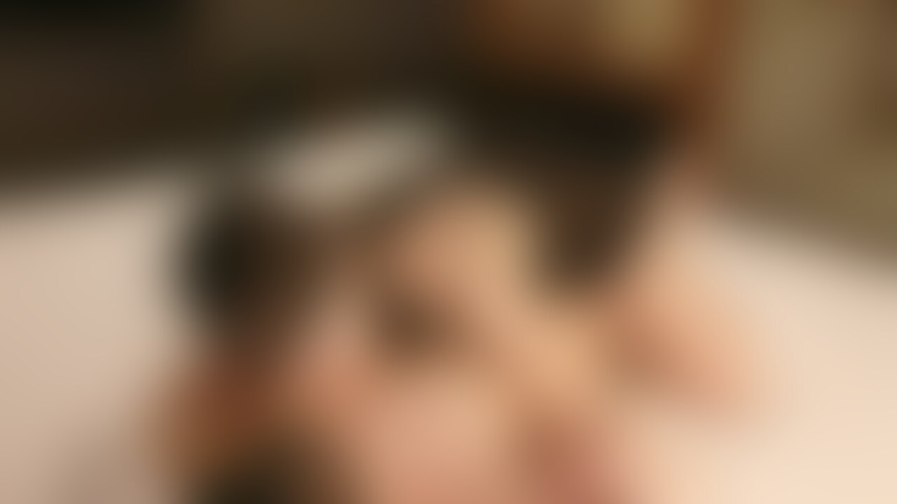 黒のセクシーランジェリーでの着衣プレイです。顔面騎乗クンニと手コキフェラでパートナーさんのチンコをビンビンに勃起させちゃいます。騎乗位でたっぷり精液をいただきました (2/2)