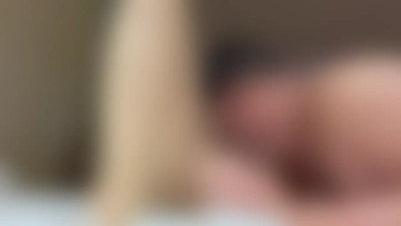 クンニ動画です。パンストを破っていっぱい舐めてあげました。もちろんシャワー前です。 (2/2)