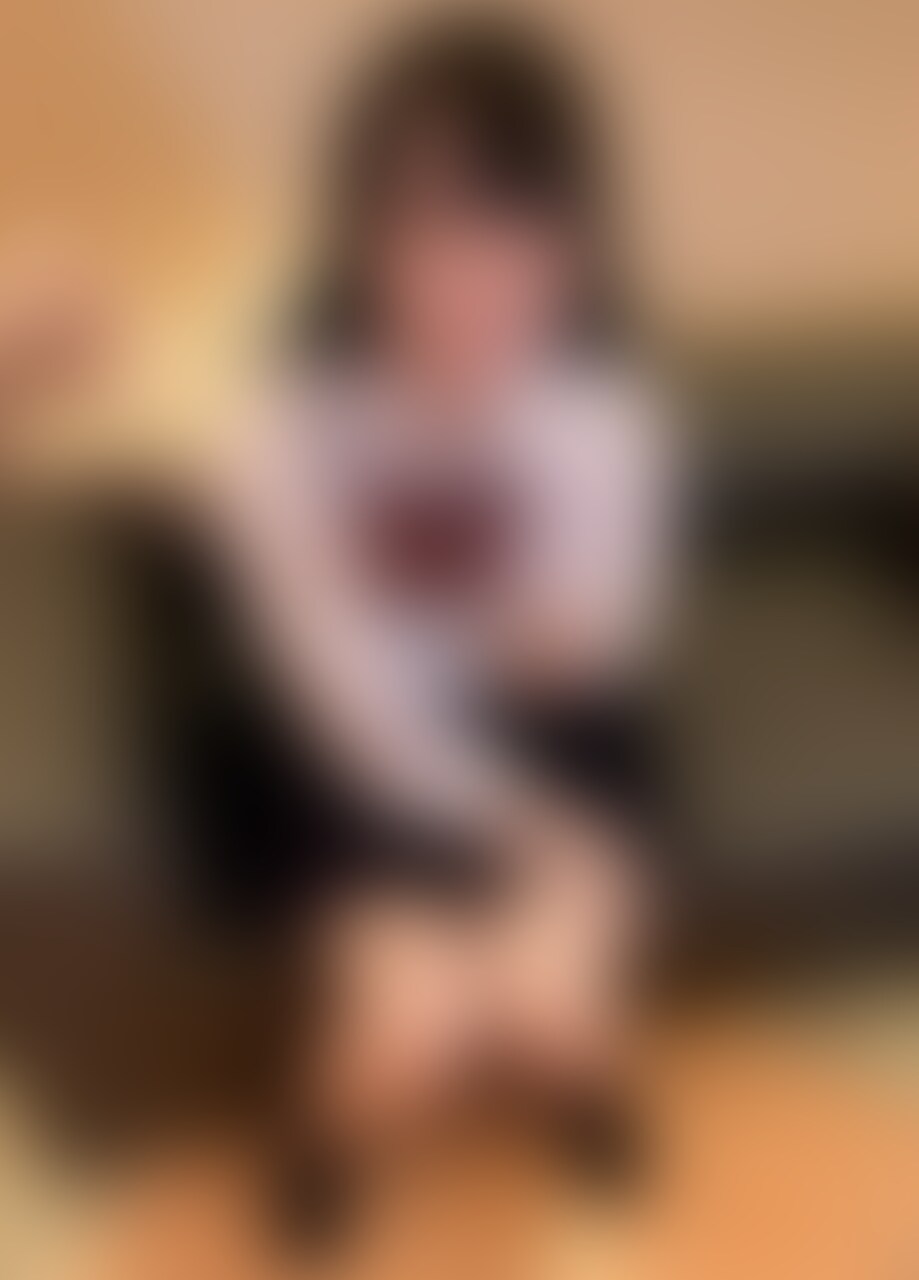 【足コキ】元地下アイドル超美女 冷たい視線で黒ソックスを履いた足で、チンポをゴリゴリいじめられ怒り足コキ
==============
今回は地下アイドル美女!
元々の知り合いで、
どうしてもお〇が必要になったらしく依頼が来ました。
アイドル活動だけじゃ生活厳しいのかな。
そんな彼女に支援をしてきました!
みなさん好きな制服コスを着させ
ぴちぴちな美脚に顔をうずめスリスリ、あーー最&高!
もっちりスベスベでいい香り。
黒ソックスを履いた足でチンポをゴリゴリといじめられながら、
スカート下から見えるパンツに大興奮し、
イってしまいました。
その後気だるげそうに、
スマホ片手にチ〇ポをシコシコしてもらう
美女からの罵声と冷たい視線に、大興奮してしまい、また即イキ。
これにしか得られない幸福感。もっと罵倒してほしいな^^
後日のハメ撮り投稿をお楽しみに。
「いいね」をたくさんもらえると投稿頻度を増やす励みになります。頑張ります。
=============== (2/2)