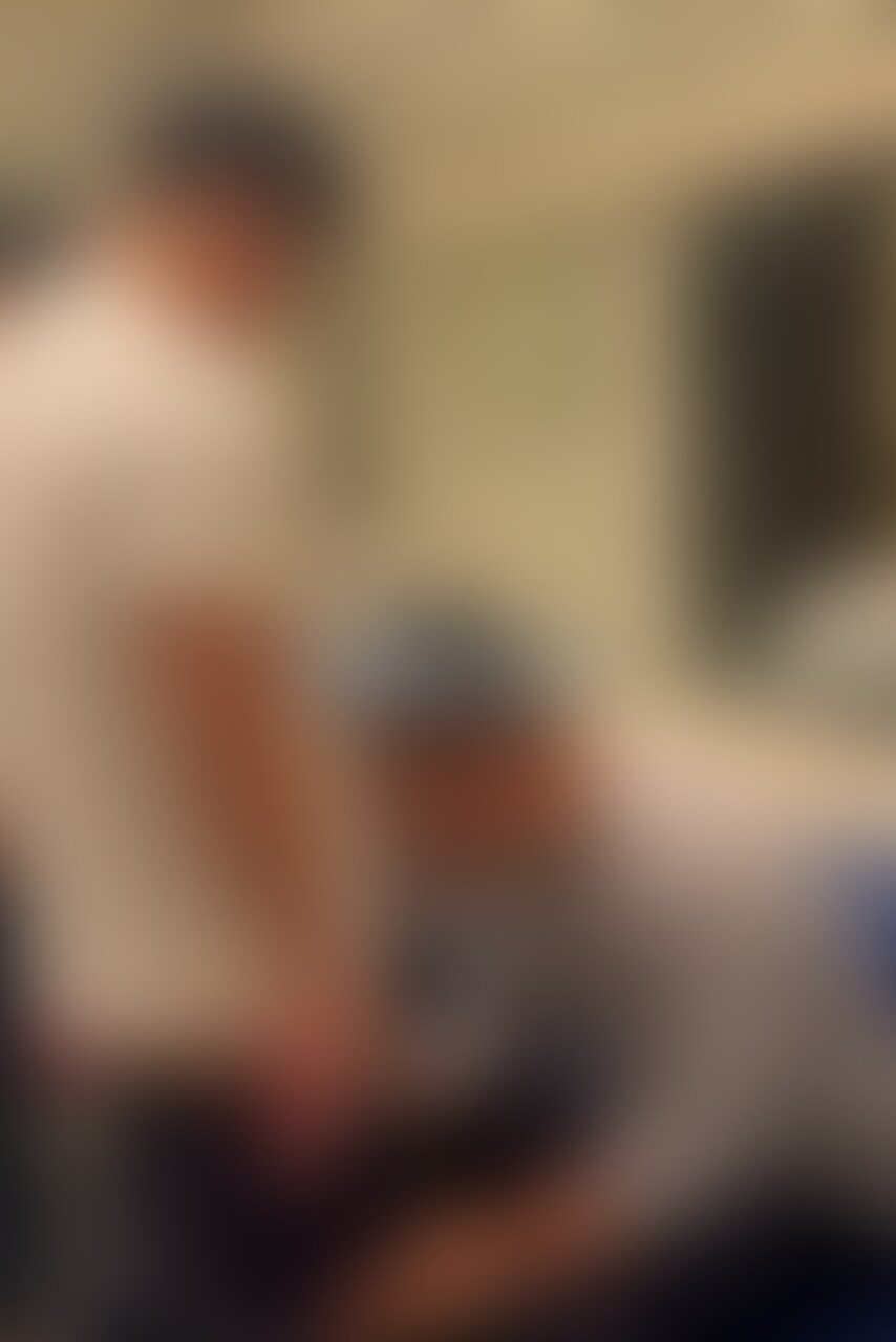 電車でイケ雄と痴◯プレイ？！(前編) 2人の顔出しver sample 1