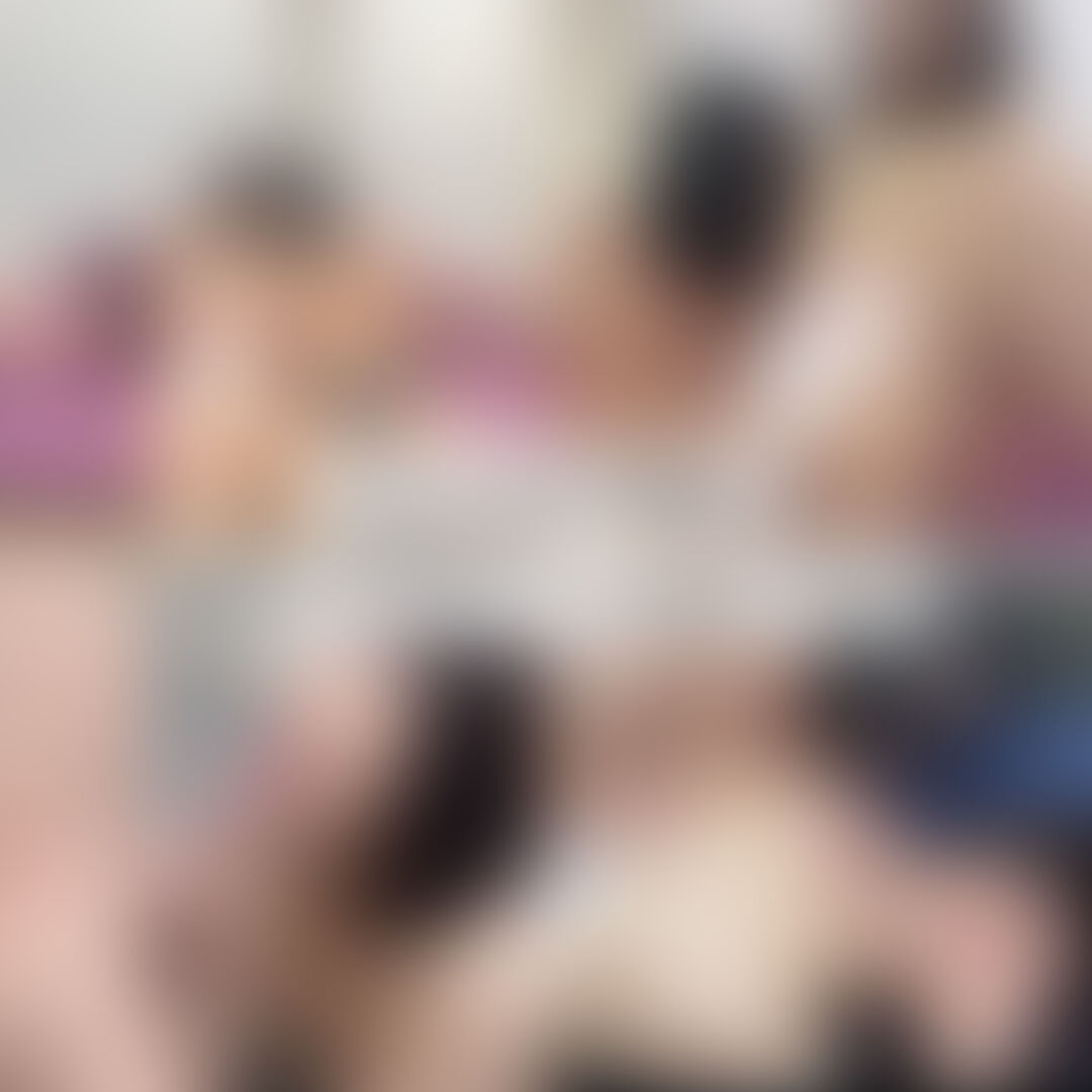 プロのAV男優とイキまくり中出しSEX
今回は初めてプロのAV男優さんと一戦交えます。
初めてのプロのAV男優とのSEXを前に緊張気味の妻。
プロのテクニックに大絶叫でイキまくる人妻をぜひご覧ください。 (2/2)