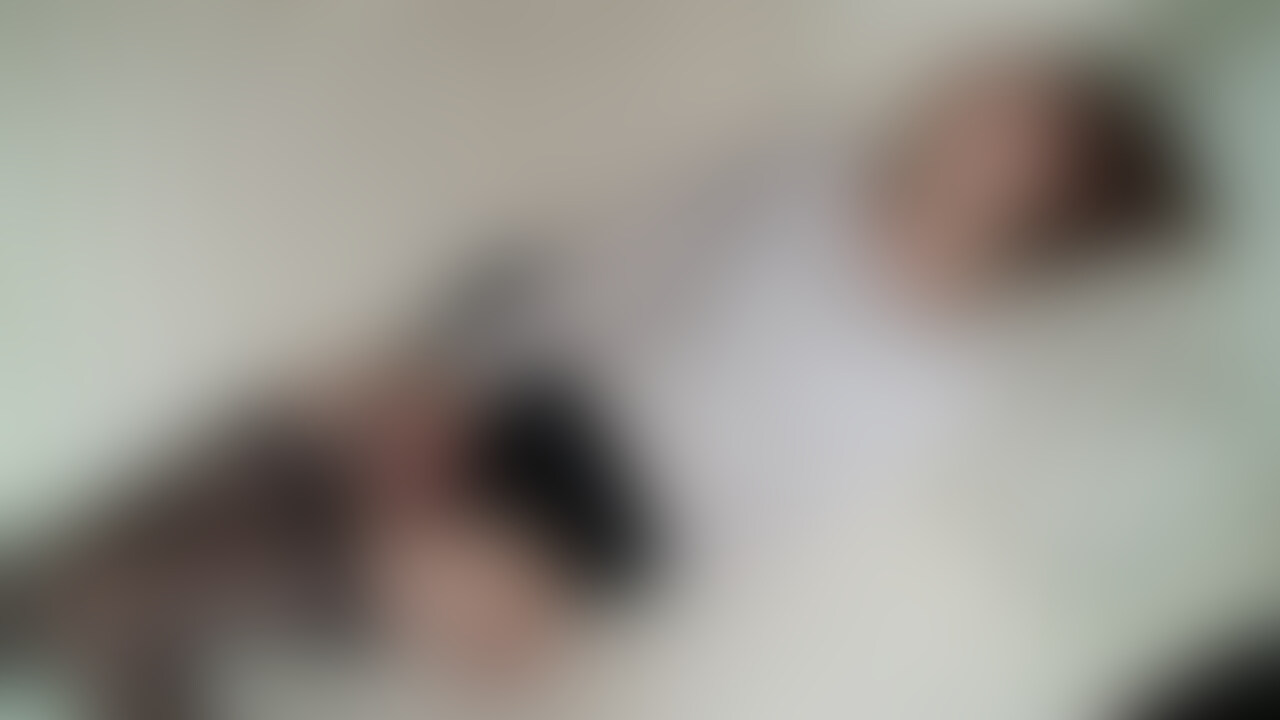 エッチな事に興味津々のお嬢さん…
エッチな下着とガーターストッキングを着用しての着衣オナニーを魅せつける…
大胆なイクイク絶頂オナニーをご覧下さい♪

07:28min (2/2)