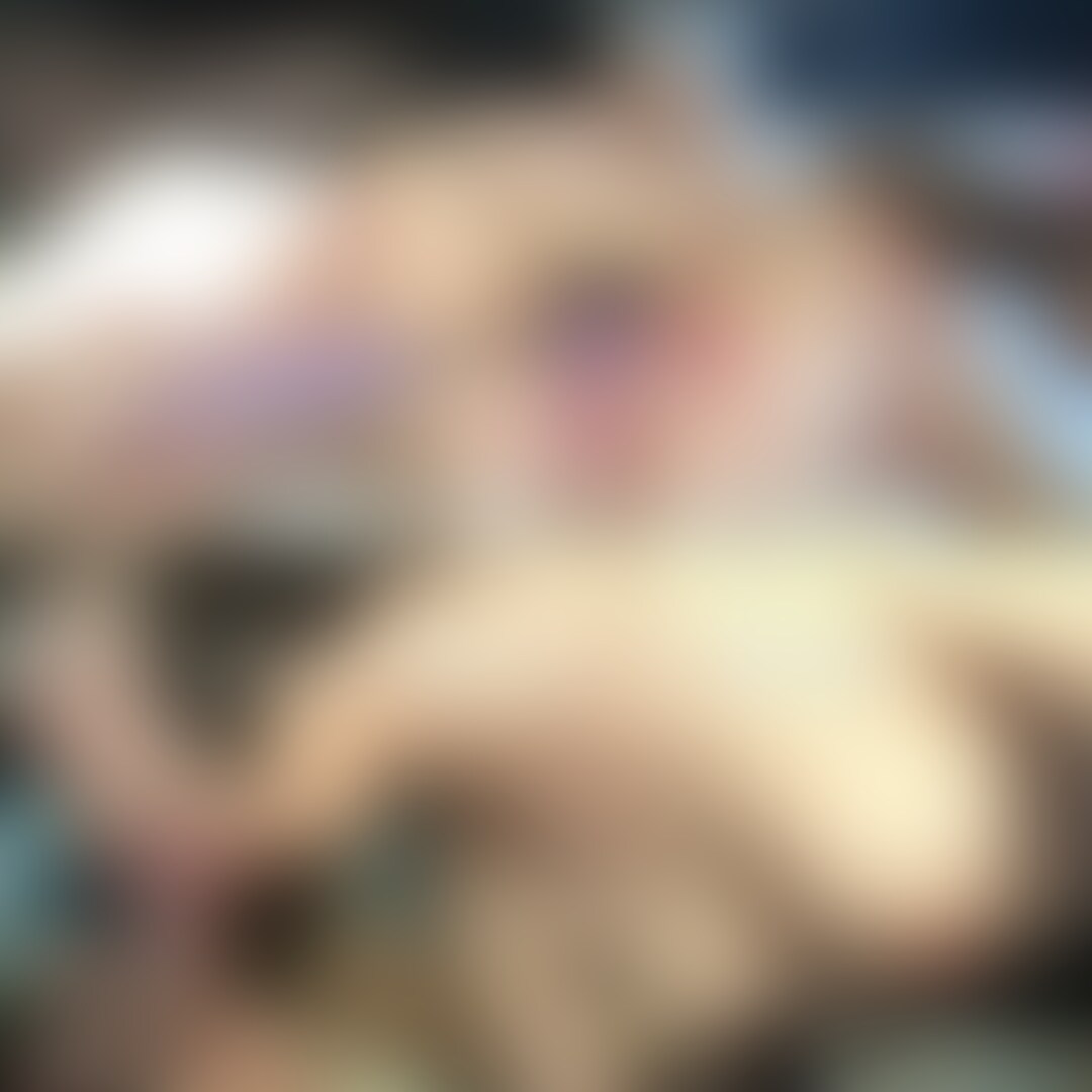 近所のジムインストラクターの女 ジム終わりのハメ撮り流出 ロケットおっぱい/肉厚おま○こ
https://myfans.jp/posts/ee42ef63-058e-4aa2-94e0-190bd9fc9366
数年前に通っていたジムのインストラクターの子です。
たまにヨガクラスの先生もやってました。
顔はイマイチですがカラダがどエロでやばかったのを記憶しています😎
綺麗なロケット型おっぱいでしゃぶりつきたくなる乳輪と乳首
ドMな性格でお尻をペシペシ叩くといい声で鳴きます。
電マアタッチメントをおま○こに打ち込み、仁王立ちフェラやM字開脚させてダブルローターを2個ぶち込んでさらにクリトリスを責めると雌犬のような叫び声でイキまくります。
おま○こも極上で肉襞がチ○ポに絡みついてまるで熟した肉壺のようでした。
急遽取り下げる可能性もありますのでお早めにご覧ください。
多くは語りませんので詳しくはサンプル動画と写真とXでご確認いただきますようお願いします。
それでは本編お楽しみください! (2/2)