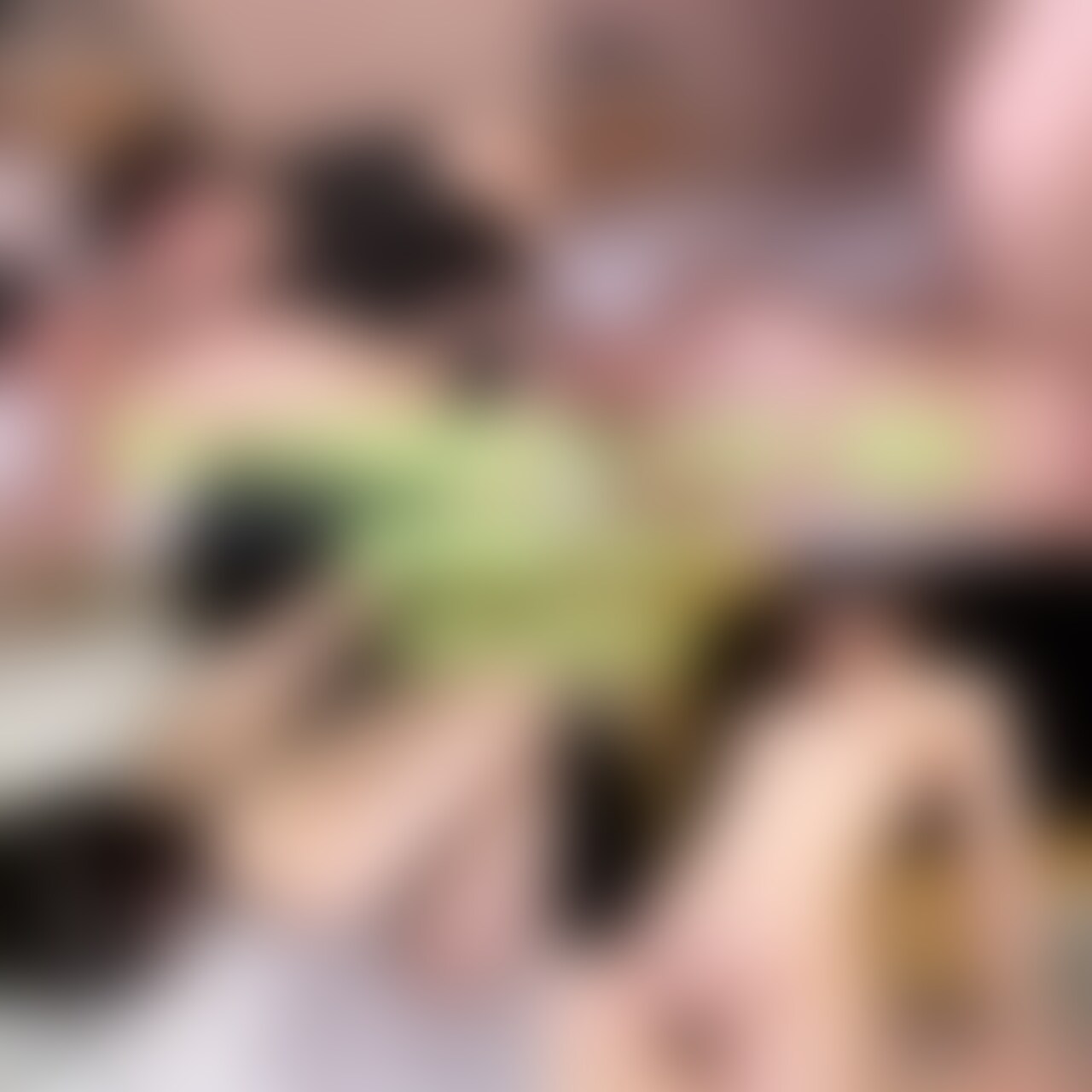 【1:04:50】中イキ未経験スレンダー美女👩🏻

総集編 Vol.1＜横動画Ver.＞🎥

中イキ未経験のスレンダー美女が降臨🔥

人生初の中イキを🤞🏻と🍌でついに体験😉

今までクリイキもしなかったらしく、オーガズムがなかったからセックス=男がイクもの、と思い込んでて消極的になってしまったとのこと🥹

せっかく女で生まれてきたんだから、ヨッシー動画に出てる女の子みたいにイキまくってたくさん気持ちよくなりたい❗️

...って切実な思いでご連絡してくれました。

そんな想いに応えたくて、前戯多めで中イキ開発してたら手マンでは序盤は苦戦😅💦

でも徐々にリラックスしてきて、ついに手で初中イキ！そのまま正常位したらあっという間に連続イキ

しかもソフトSMが好きらしく、特殊バックしたり騎乗位ではエロすぎるグラインド

快感を初めて体感した美女のリアルな感じ方をご堪能くだされ🤗

女性を満足させて二人の関係を強固にするメンズを、徹底サポートしてます💪🏻

本動画の女性のように中イキしてベッドライフ充実させたい女性サポートしてます💗

投稿にいいねがたくさん付くとやる気が出てよりシコイ動画をアップしていきます🔥

※※※※※※※※※※※※※※
女性からは撮影、掲載の許諾を得ており、成人であることを確認しています。
※※※※※※※※※※※※※※ (2/2)