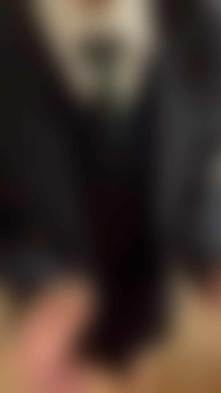 ㊙️リアル制服でガチイキ㊙️
⚠️バレたらまずいので、そのうち消します
気持ちよくて声も出しすぎてます、、、
バレませんように🥹 (2/2)