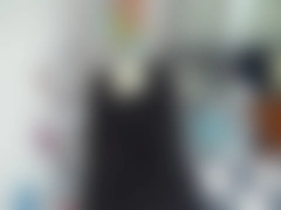 【Xで出会ったスタイル抜群アパレル店員妻・りささん：お風呂で第二ラウンド開始】

シャワーで汗を流してサヨナラ…のはずだったのに

鏡越しに目が合った瞬間、どちらからともなく身体を寄せ合って
狭い浴室でまたお互いを求め合ってしまいました

「もう帰るつもりだったんだけど…もう1回したい」

そう言って困ったように笑いながらも、僕の首に腕を回して
濡れた髪を振り乱しながら、何度も熱い吐息を漏らすりささん

お湯に濡れてさらに白く輝く彼女の肌は
ジムで鍛え上げた努力の結晶そのもので本当に吸い付くような質感でした

旦那さんに内緒の、二人だけの秘密の時間はまだ終わりそうにありません (2/2)