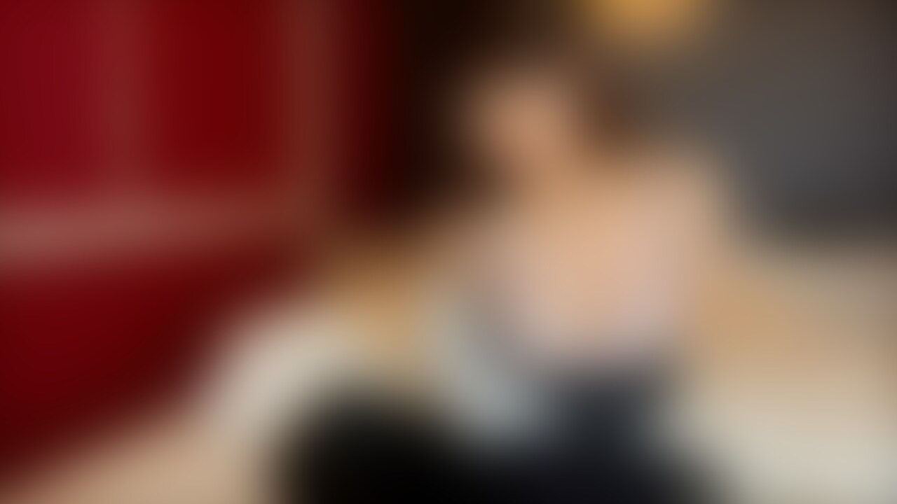 【ファン限定フル動画】🎁
新入社員の時に履いてたリクルートスーツでオナニーしてみました…。ボタンを一つずつ外します。 (2/2)