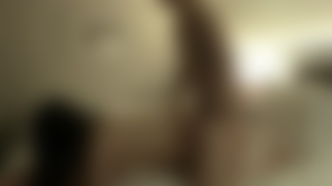 こんにちはえむふりです

今回は女上司広瀬さんに出張帰りのホテルでいじめられ、性欲処理に使われた時の動画です（本編３２分）

ブーツで踏まれてイかされた後、帰ろうとしたら広瀬さんはまだ満足してないみたいで、いきなり馬乗りになり、○○○キスされました

そこから、シャワーを浴びるように言われ、ベッドに戻ると、服を脱がされ、キスされながらあそこを触られました

広瀬さんは性欲を解消したいらしく、○○○いれられて、激しく動かれます

首を絞められながら騎乗位で、何度もイきそうになりました

そして、体勢を変えて、後ろから気持ちよくすように命令されたので、観覧車が見える窓際で再びいれました

広瀬さんはなかなか満足しない様子でしたが、ベッドで激しく動くように命令され、最後は二人で気持ちよくなってイってしまいました

出張帰りに○○○っぱらった女上司様に○○○され、性欲のはけ口に使われるのはとても屈○○○的でした...

※無断転載禁止

※女性○○○以上確認済み

※モザイク処理を施しています (2/2)