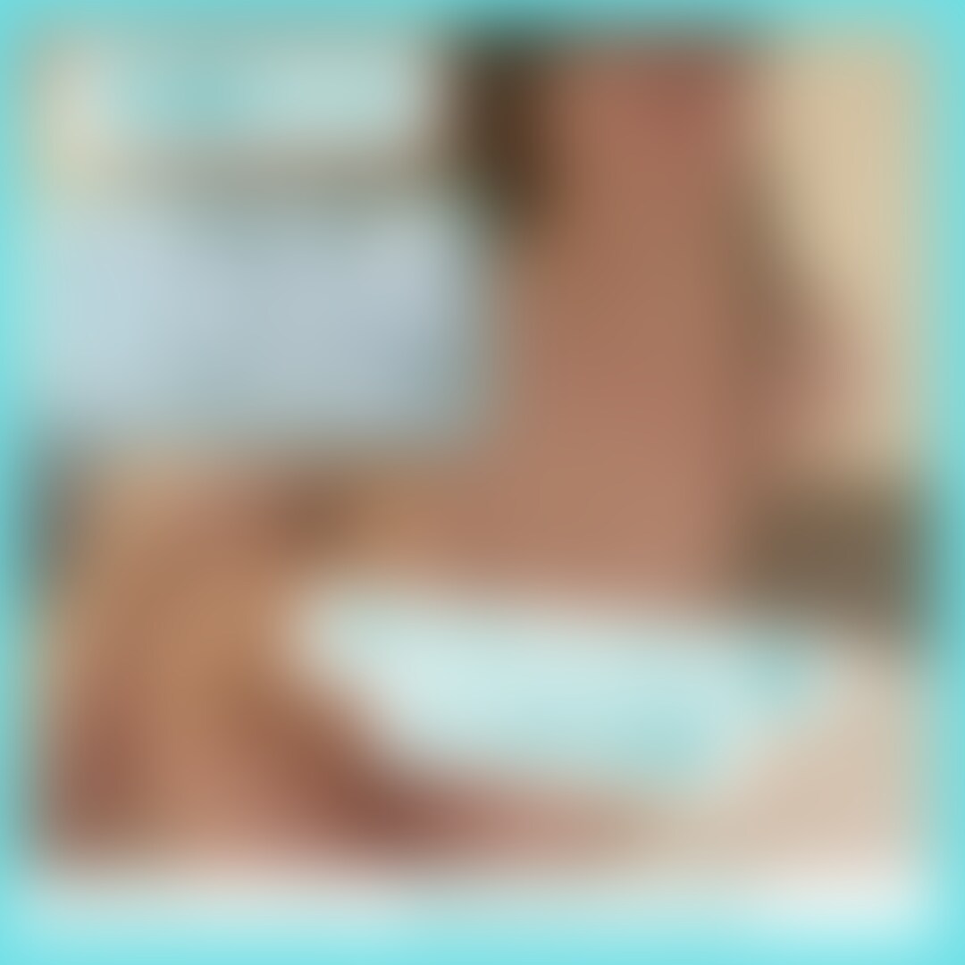 目隠し+顔晒し①→ https://myfans.jp/posts/27e4814d-b483-45fa-a1b6-338676ab45b3
目隠し+顔晒し②→ https://myfans.jp/posts/e96f1537-8575-43e0-83ce-3b99d281d626
フルサイズ版→ https://myfans.jp/posts/8993386c-c718-40df-871e-54f909e6d004
【動画紹介】
さらちゃんの○○○動画のダイジェストです。全部まとめて観たい人向けです
前回からまたしてもドタキャン繰り返してきたので今回もお仕置き多め、バチボコ多めの躾けセックスです(笑)
目隠し+○○○束で○○○やビンタ、踏みつけ、足蹴にする等色んな手段で加虐してますが、ドMすぎてご褒美にしかならないのはいつも通りのやつです😌
逆に前回もぶっ壊された青Taraは効果抜群でたっぷり狂ってくれました。ついでに今回は精神面でもしっかり追い込んで快楽と○○○で支配される興奮を植え付けてあげました🥰
オモチャで壊され、他人棒でも壊されて気持ち良くなることにすっかりハマってる淫乱マゾ。この日も生ハメを当然のように受け入れて中出しを懇願する変態性を存分に見せつけてくれました
目隠し状態ではありますが、顔出しのハメ撮り晒しも途中で許可させられたので……今回は一部の動画を顔出しで晒します。マゾJDのアヘ顔に少しでも興味ある方は是非ご確認ください(╹◡╹) (2/2)