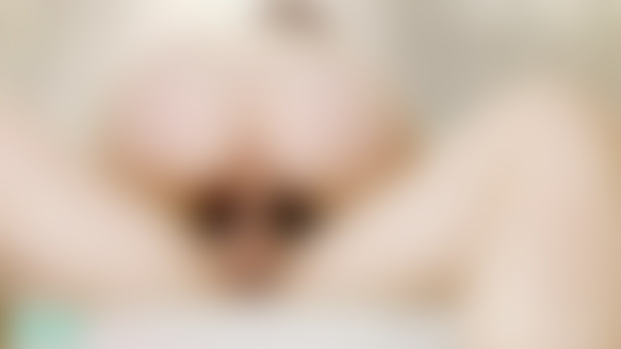 【騎乗位】

久しぶりのおちんぽを一気に丸呑みしたまま
延々とイキっぱなし。 (2/2)