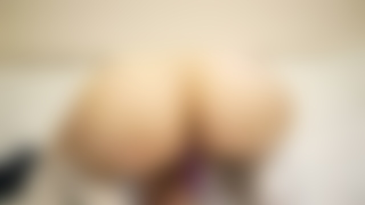 ブルマオナニーでパンツびちょびちょ!?
おま〇こもクリトリスも愛液でいっぱい…
おちん〇んが欲しくなって… (2/2)