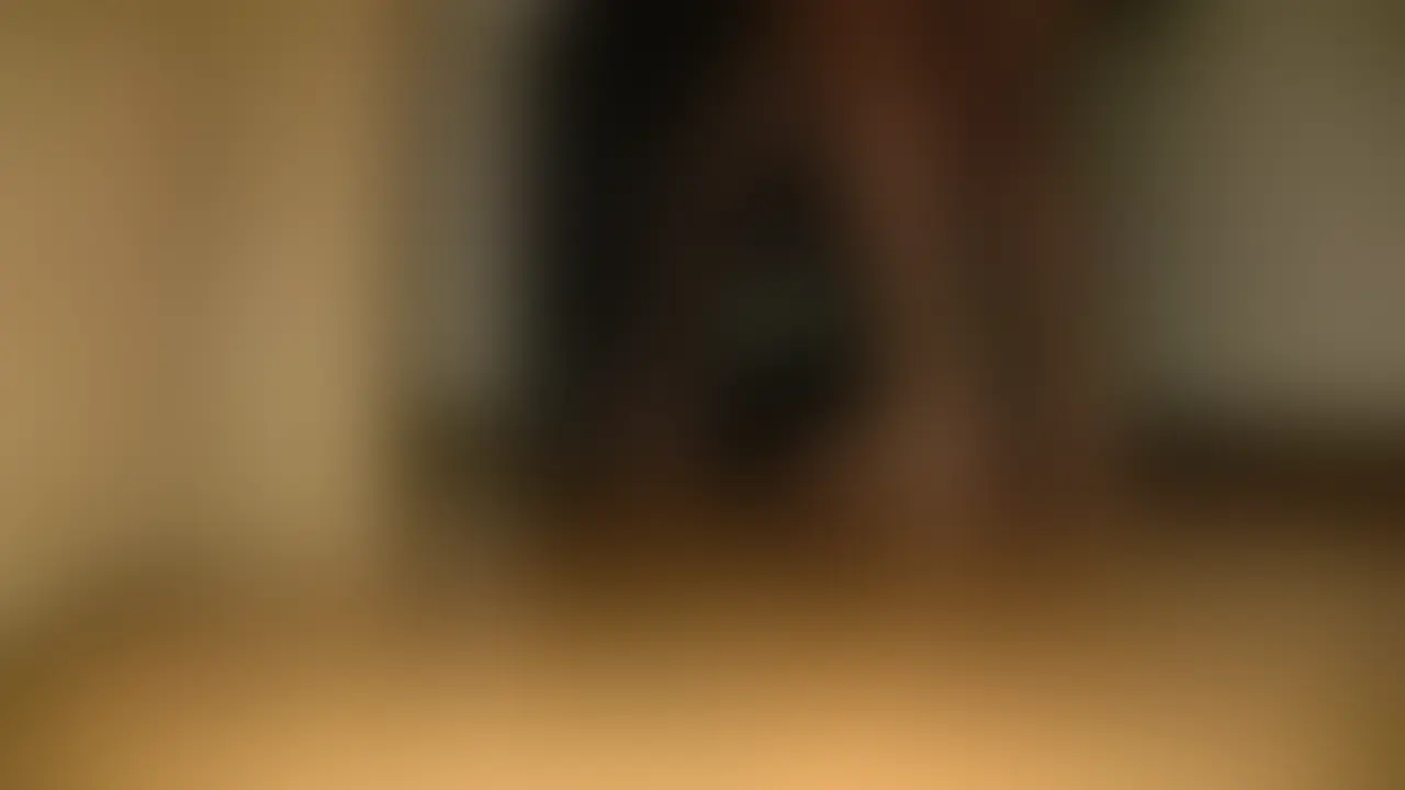 今まで抱いた女の中でも最高峰の身体。
年齢はわからないけど、吸い付く肌ってやつで白くてプニプニです。
いつものように服を脱がしていくと、汗の匂いにつつまれて立った乳首が現れた。
この子、多分性格いい子なんだろうななんて思いながらチンコはもうビンビンです。
普通に生きてたら、俺とは接点のない女。
たまたま路上で寝てたから拾って来ただけ。
それを偶然と言うか、運命と呼ぶかはその時の気分次第。
とりあえず彼女に合わせてくれて神に感謝。マジ最高。
推定身長145センチのミクロボディ。
でも、オッパイはFカップ以上。弾力と柔らかさを兼ね備えたダブルスタンダード。
パンツを脱がすとアソコは泥沼湿地帯。トロっと粘着液垂れる。
マジで感度も良さそうで、思わず起こそうかと思う。
当然起きるとヤバいんで、そのまま静かに続けます。
アソコに入れてみると、チンコを包み込むように抱きしめるように締め付ける。
脳天痺れてすぐにイキそうになるぐらいの名器。
絡みつくヒダヒダが俺の心をトロけさせる。
いつもより多めに射精して、元着ていたように服を着せる。
現状復帰してまたストリートに送り出す。
一期一会、さらば出会うはずのなかった女よ。 (2/2)