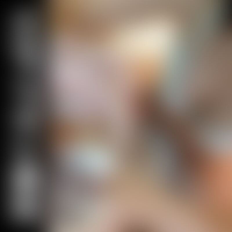 ※この動画は以下の動画のサブアングルです。
https://myfans.jp/posts/c6224b61-ffe8-4d55-bd21-206e308ef8e3

前回に引き続き、あやちゃんの作品です。

前回は、ちんこを何度も何度もビンタしていじめてくれました。

今回は「たくさんいじめたから保湿して労わってあげるね」と、ちんこをよしよし。

ちんこをデリケートゾーン用ソープで優しく洗います。そのあとに化粧水、美容液、ボディクリーム、保湿クリームとじっとりと塗っていきます。

時折、焦らし手コキを交えてくれるのがあやちゃんのやさしさ。

しっかりとちんこに浸透させたら「キレイにしたから汚くしてあげるね」と、いきなり唾を吐きかけるあやちゃん。

「きったな～、、、自分で洗ってきな！」と、罵倒されて終了。。。

射精させてもらえない永遠に我慢するだけの作品です。

寸止め回数：0回
寸止め時間：約19分
射精回数：0回 (2/2)