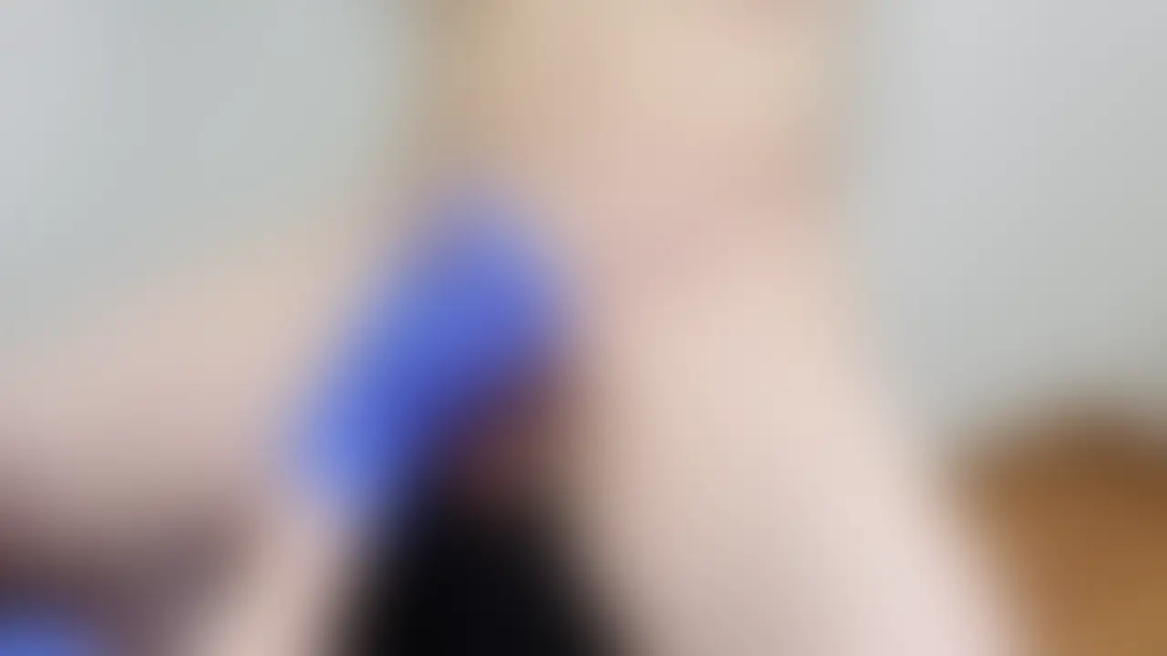 【ニトリル手袋】汚ちんぽを激しめのゴム手袋手コキでグチュられるM男/個人撮影/裏垢/hentai/M男/S女【ゆなぱんは手コキ好き】 (2/2)