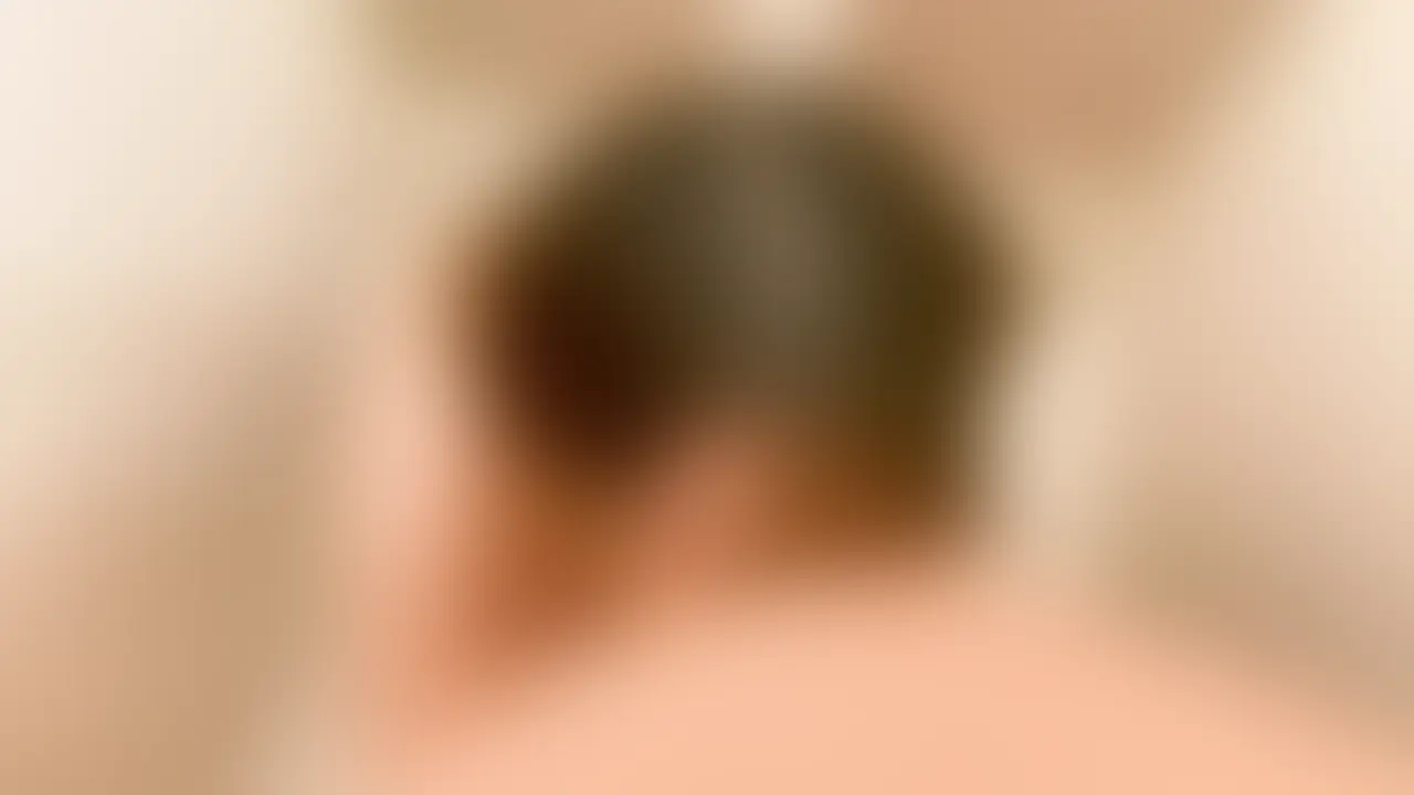 【スマホ撮影】2週間ザーメン溜めこみ、爆乳素人ハーフ美人にゴリゴリイラマでごっくん (2/2)