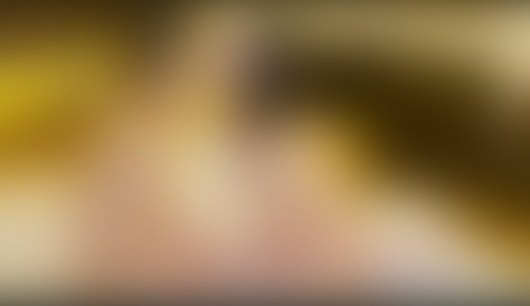 【第10回NTR】童貞3
久々の童貞さんになります。
遠方からはるばるご参加してくださいました。
とても緊張されていて色々挿○に苦労したり、嫁がレクチャーしてあげたりと初々しい感じがとても童貞らしい回となりいました。
童貞さんなので激しいプレイではないですが、童貞さんならではの初々しい新しい興奮を得ることができました。
皆様も童貞さんに共感して自分が童貞を捨てた日のことを思い出して見てください。 (2/2)