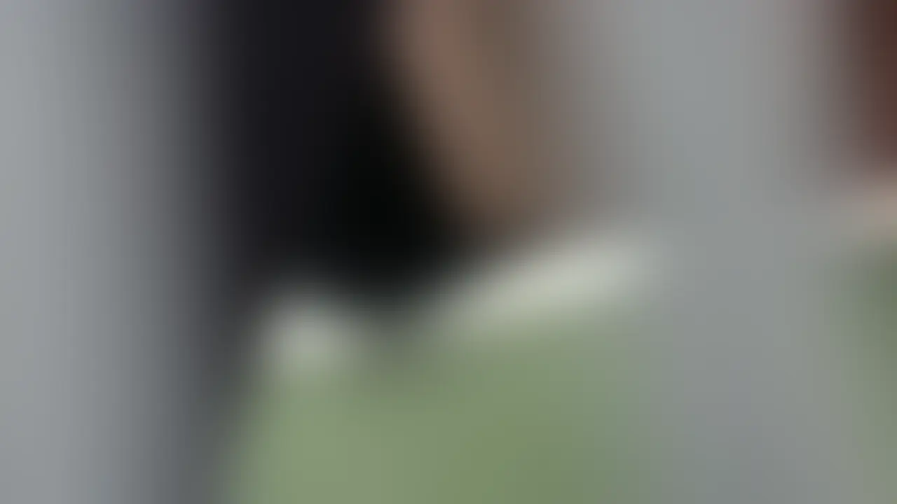 今回も後姿が最高の制服をツケていたらうっかり撮れた風景動画です。
今回は、冒頭からパンツの食い込みがモロ写し! 当日の時系列で言えばツケ回した末に、彼女が座り込んで携帯に夢中になってしまったことで見られたパンモノ。
という流れなのですが、映像にインパクトを持たせるために編集でこれを前後。
ツケ回している時は危険すぎて前に回れませんから顔がよく確認出来ません。
それを、冒頭に一度、顔を頭に入れておいて頂ければ、より楽しめるかなという配慮です。
だいぶリアルな顔をしているので、普段、駅や街で、短いスカート丈の女子に悶々とさせられ、悩まされているという方の溜飲を下げることが出来ることと思います。
-----------------------------------------
分数:10分08秒
1280×720(HD対応)
※こちらはシチュエーション動画になります。
※被写体の年齢確認は確実に行っており、年齢確認書類のコピーも所持しております。 (2/2)