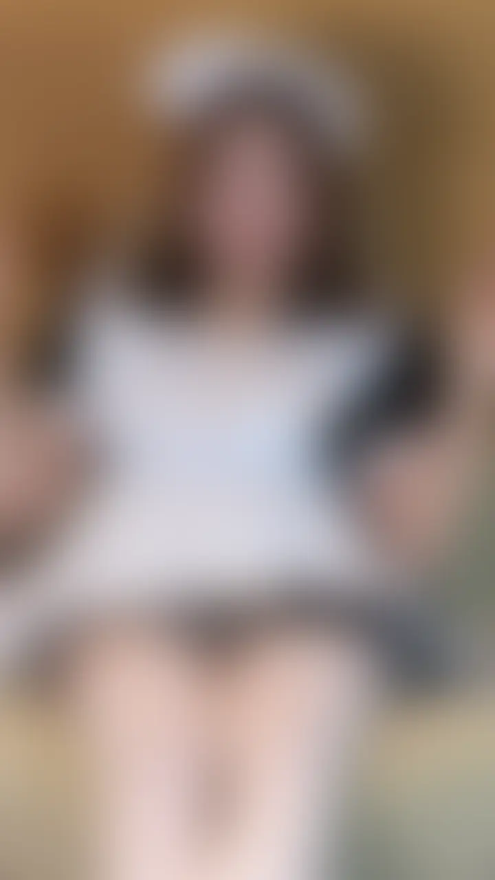 メイド服でオナニーしました💕
おつかれさまです♡ つむぎです😊
初めてのメイド服です。似合ってますか？
この撮影で着てたおパンツをめろめろプランに入ってくださっている方で１名様、ご希望をいただいた方にプレゼントしちゃいます✨
つむぎのエッチなシミが…💦 (2/2)