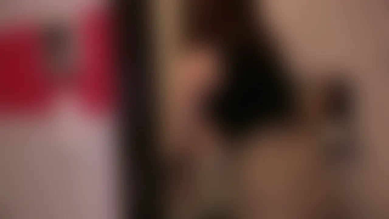 都内の総合病院勤務のナースがとんでもないセックスモンスターだった件!!
確かに初めて彼女と出会った時から、「こいつエロそうだな。。」 って、直感的に感じました。
でも実際は、それを遥かに超えてきたんです。
もちろん良い意味で、です。
マジでこんなにエロい女は今まで出会ったことがありません。
いつも性欲がみなぎっていて、セックスに自信ある男性でも彼女にはなかなか勝てないと思います。
とにかくセックスや、気持ちいいことへの欲求が凄まじいんです。
何度でもチンポを求めて来るんです。
正直、セフレの関係にある自分も彼女の生欲を満たせてあげられてるかと言うと微妙なところです。
それぐらい性に貪欲で凄まじいパワーを持ってる子です。
ハメ撮りの動画は世の中に沢山溢れてますが、彼女の動画はマジでオススメできます。 (2/2)