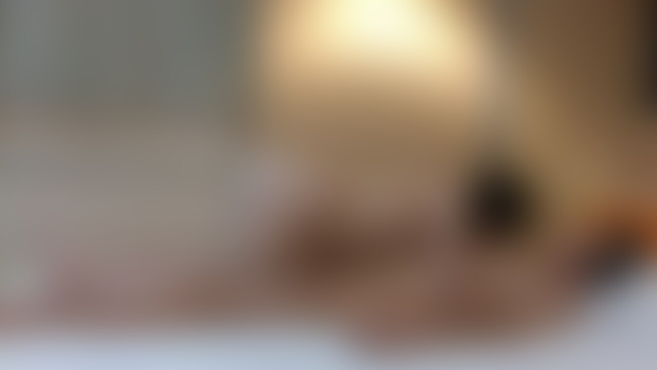 新シリーズ始まります。
悪友と妻の密会の様子です。 (2/2)