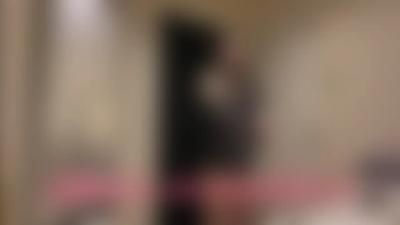【28歳 153cm 41kg Aカップ 経験1人】身近に押しに弱い女の子はいなかっただろうか? 地味で華奢な大人しい女の子…。奥手なまま歳を重ね事務員としてひっそりと生きるそんな女の子が本日ハメ撮りの主役だ。
聞けば処女卒業は27歳。まだ数か月前の話。転職したての職場で教育係となった会社の先輩に食べられて処女卒業したという。会社の飲み会後にホテルに誘われベッド・イン。同僚と身体の関係を持ってしまったのだ。
そのまま誘いを断ることも出来ずセフレ関係。土日は誘われないのでもしかしたら不倫されているのかも知れない。大人しい子だけに都合がいい関係が心配だが悩みがあるという。それは身体の相性。どうしても挿入が痛いのだ。
まだ経験はたったの4回。挿入されると痛くて早くセックスが終わってくれとさえ思うらしい。しかし真面目な女の子、いつも痛いのが先輩に申し訳なく、克服したいと僕の開発を希望してきたのだ。そんな女の子と待ち合わせ。想像通り、いや想像以上に地味な子が待ち合わせ場所に経っていた…。
あらすじがわかるサンプル動画はこちら⇒ https://myfans.jp/posts/37621b9a-0baf-44bc-8ec5-a52ff157ecc1
<あらすじ>
★インタビュー(1分10秒~)
★着替え(11分49秒~)
・清楚な女の子は純白の下着!
★手枷感度チェック(18分35秒~)
・あそこに玩具を当てられ感じる女の子。ムッツリですね…
★前戯(38分41秒~)
・オナニー指示で自ら自慰に耽る女の子。下着にうっすらシミが…
・丁寧なクンニに喜びの声を上げます(55分7秒~)
・手マン開始。まだ膣が狭いので丁寧に開発(1時間3分40秒~)
・吸うやつでパニックになるほどの刺激を感じます(1時間17分51秒~)
・コンプレックスだというちっぱいが登場(1時間31分54秒)
★フェラ(1時間47分21秒~)
・まだ経験1人だからディルドでフェラ練習します(1時間43分28秒~)
・シックスナイン(1時間50分47秒~)
・我慢できずおちんちん懇願…(1時間53分26秒)
★本番(1時間55分44秒~)
・「大きいオチンチンぶち込んで下さい…」と言わせながら挿入
⇒正常位/手マン/クンニ/手マン/フェラ/正常位/騎乗位/
ヨシムラ/騎乗位/バック/ロールスロイス/寝バック/正常位/
側位/松葉崩し/(fin)
・最初は丁寧に挿入後にスグに抜いて徐々に慣らします
・チンコに慣れイキそうな両手で反応を示します(2時間14分3秒~)
・騎乗位でも中イキ反応。両手を上げて痙攣します(2時間49分50秒)
★事後インタビュー(3時間7分25秒~)
・壮絶なセックスの感想と今後について伺います
(全編3時間15分のハメ撮り動画:出演は処女卒が遅かったけど目覚めた地味OL) (2/2)