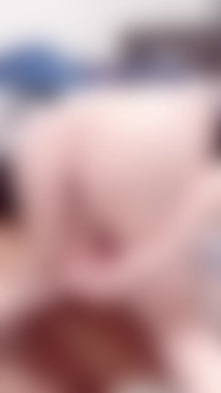 ついつい気持ちよくて
我を忘れて無我夢中でオナニー
しちゃうよね~💓💓
あ~私って変態🥺🩷
最後はおまんこ見せつけちゃったよ💓 (2/2)
