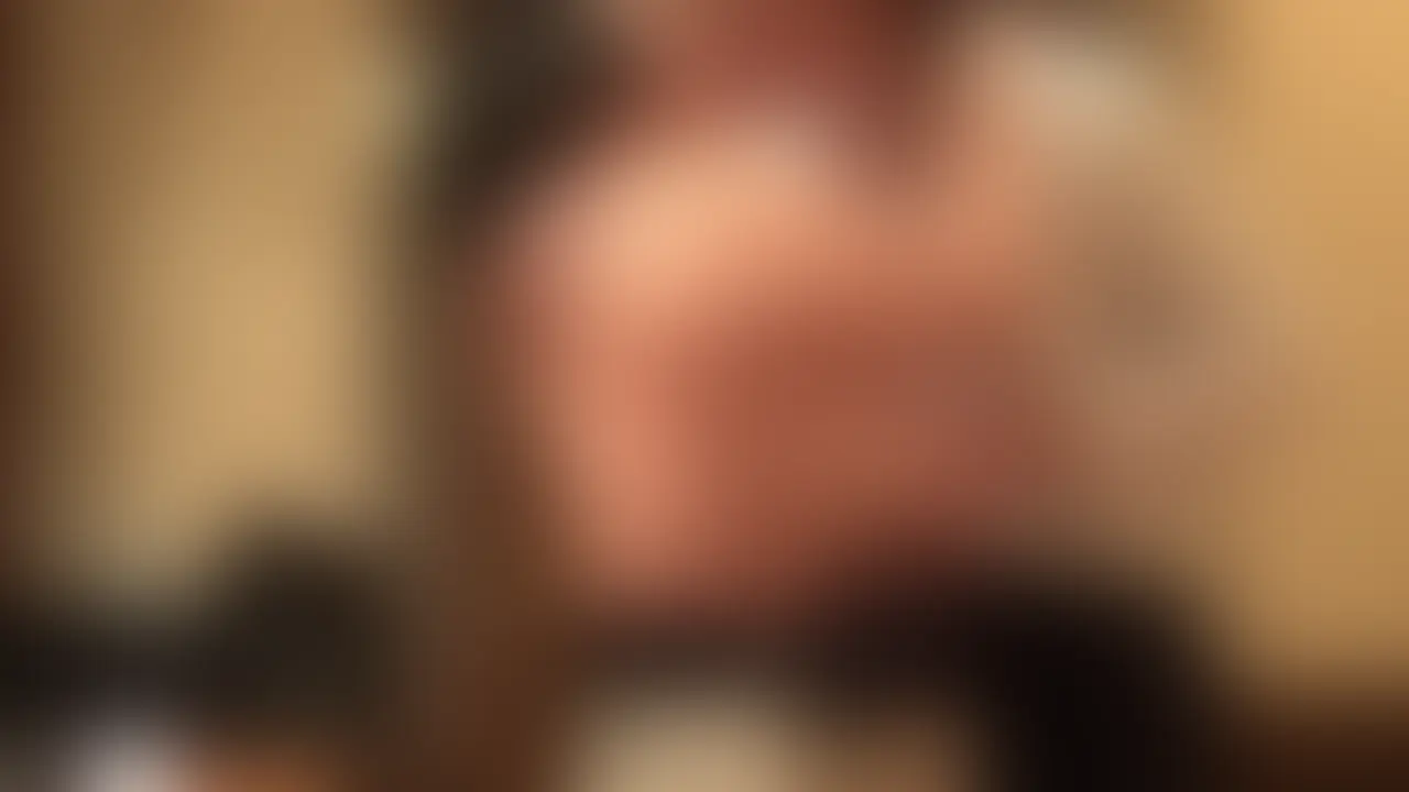 【清楚爆乳の人妻がザーメン懇願の中出し交尾】
中出しされたい爆乳人妻が
巨根に貪り巨乳を揺らし
垂れる精子を悦ぶ淫乱人妻
視点1
中出専用爆乳人妻。
旦那には決して許さない快楽を、
他人棒に求めてきた彼女の欲望。
肉便器扱いをされに、
待ち合わせのホテルに現れた彼女は、
爆乳を強調するタイトなトップスと、
網タイツが際立つ挑発的なスカート姿。
隠しきれない豊満な胸元。
彼女の背中にそっと触れると、
男の硬い欲望を感じたのか、
身をよじらせながら甘い吐息を漏らす。
爆乳をゆっくり揉み上げると、
彼女の体は敏感に反応し、
旦那の存在など忘れたかのように、
彼女は淫らな本性を露わにする。
メス穴を弄ると、すでに溢れるほど濡れており、
卑猥な音が部屋に響く。
彼女は嬉しそうに巨根に手を伸ばし、
綺麗な顔立ちが一瞬にして欲望に染まる。
騎乗位で自ら腰を沈め、奥深く突かれるたびに、
盛ったメスのように喘ぎ声を上げる。
肉棒を味わうように舐め回す彼女の姿は、
まるで快楽に忠実な別の女。
下品に脚を広げ、生の交尾に没頭する彼女。
ザーメンを求めるその目は、貪欲で、どこまでも淫乱。
乱れに乱れ、絶頂を迎える瞬間、
彼女の体は男の射精を受け止め、
満足げに震えた。
爆乳を揺らし、
網タイツに包まれた肢体をくねらせながら、
精子を受け入れる肉便器へと化していた。 (2/2)