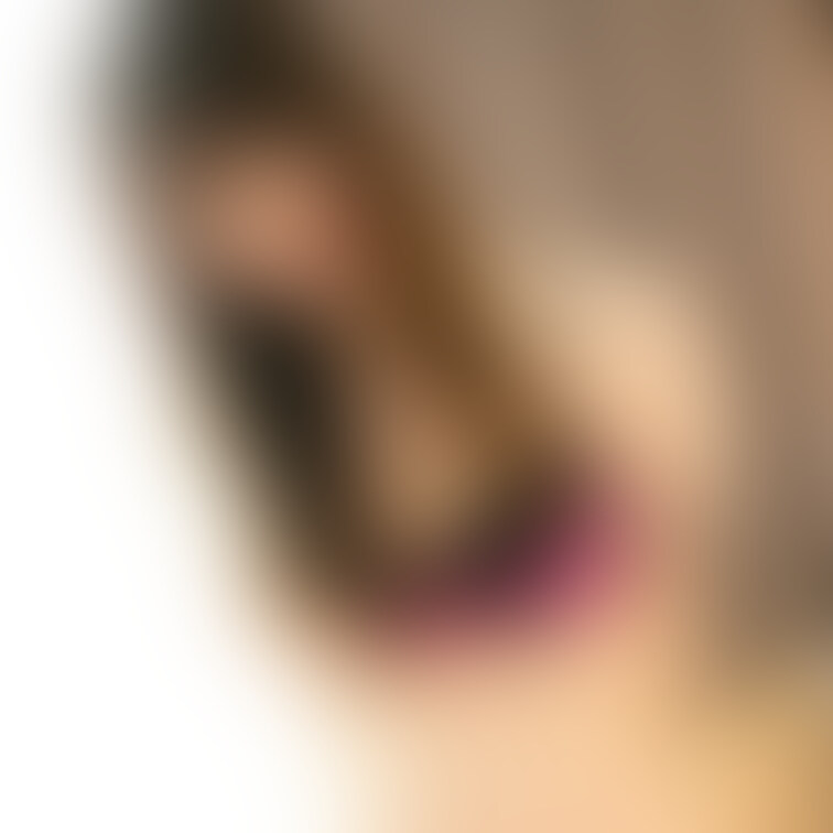 誰もがヤリたい…アイドル顔のＳ級美少女がＡＶに！！

「マジ…恥ずかしい(;ω;)」誰もがヤリたい…グラドル系アイドル顔のＳ級美少女がＡＶに！
２１才の美形ＧＡＬは歯科助手のナース。
いかにも美味しそうなキレイな形をしたＤカップのおっぱいにエロい曲線の腰のクビレ…
そんなイマドキ女子を裸にして、欲望のままに遊んじゃう！
勃起したチ○ポを目の前で見せつけ、キレイなピンクの乳首に擦り付け、しごいて、しゃぶって、パイパン・マ○コに生チン挿入
！エロく乳を揺らしながら、立ちバックでは激突きしたら…美少女のマ○コから卑猥な白い液体が！！
たまらず濃厚精子をそのまま彼女の膣内に射精すれば…「中出しされたのは初めて」マ○コからザーメンを垂れ流しながら、
ヤリ終わった後は目の前でおしっこまでしてくれるモンだから、
いいねぇ～この○○○、最高!(^^)! (2/2)