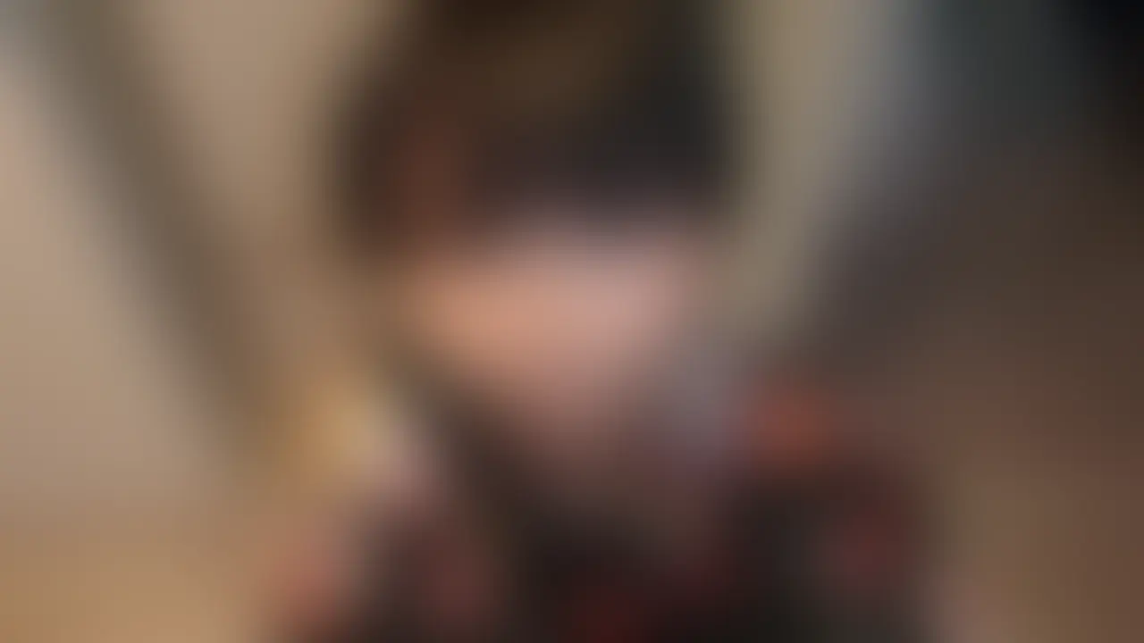※この動画は48時間限定で公開します。
※この動画は予告なく削除する場合があります
-------------------------------------------------------------------
年に一度の七夕の夜に、覚悟を決めて解禁します。
お祭りデートに行く前に、 彼の家で浴衣のまま求められて
そのまま最後までしてしまった動画です。
あの日は、彼の家で待ち合わせて
一緒に夏祭りに行くはずでした。
人生で初めてちゃんと着付けてもらった浴衣姿を見せたら
彼の様子が明らかにおかしくなって。
「これからお祭りだし。。」
「着付けした浴衣は、一回脱いだら自分じゃ直せないから」
そう言って口でだけしてあげるつもりでした。
なのに、
途中からお互い止まらなくなって
結局、浴衣を着たまま最後までしてしまいました。
浴衣姿でするのなんて、初めてでした。
「この後お祭りに行くのに」っていう背徳感で
自分でも信じられないくらい興奮して
乱れてしまっている姿が
1ミリも包み隠さず全て収録されています。
今見返してもかなり恥ずかしくて直視できないです。
普段の動画とは全く違う、 着衣ならではの
生々しさが凄いのでかなり期間を絞って公開します。
収録内容:【七夕限定】お祭り前の背徳浴衣セックス
販売期間:7月7日(火)22:00〜7月9日(木)21:59 (48時間限定)
※内容がかなり生々しいものになっているので、閲覧は自己責任でお願いします。
【48時間以内早期購入者限定特典のお知らせ】
いつも早く見てくれるの、本当に嬉しいので今回は七夕のプレゼントのつもりで、早く見た人"全員"に『客室露天風呂セックス』を無料でプレゼントします。
早期購入者特典:客室露天風呂セックス
外なのに、声を抑えきれなくなってしまうほど
感じちゃいました。。
内容が内容なだけに大勢の人に見られたり、
引かれたりするのも嫌なので、
この特典は今後一切公開する予定はありません。
何度も言いますが、 本当に見たい人だけ見てくれたら嬉しいです。
※相手の身バレの危険性もあるため、万が一何かあった場合は即削除します。 (2/2)