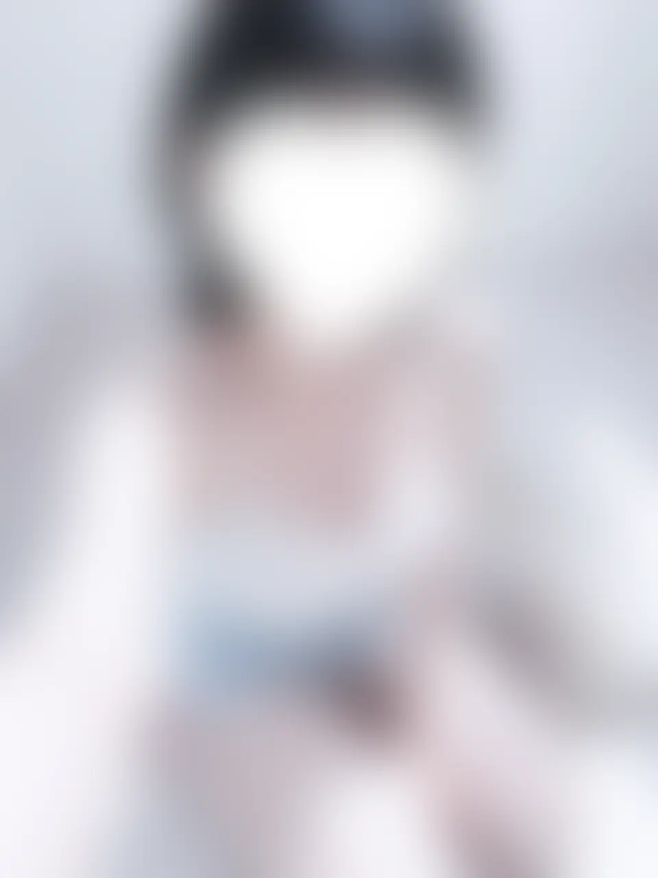 白乃あいり👀「今回はいつもより多めに撮ったよ^ ܸ._. ܸ^♡ 全身の写真はスタイル綺麗に撮れてお気に入り…！ お尻もちょっと鍛えてるから、褒めてもらえるかなってドキドキし」の投稿サムネイル