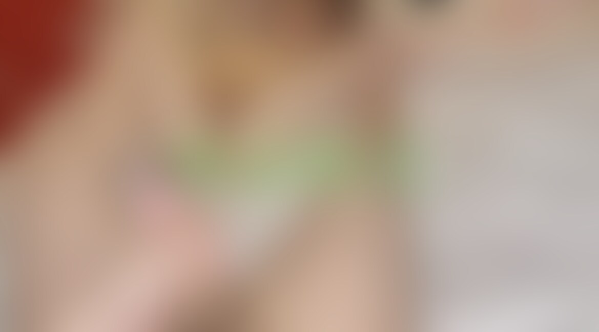 M男必見!蝋燭プレイその後②
S女が M女に変わるとき。
綺麗なパイパンを執拗にクンニ責め。海老反りで感じまくる美ボディの裏垢女子。
クンニドアップはシコすぎる。エロい舌使いで溢れ出るエロ汁を舐め取りまくり美味い。
本気汁が止まらない💦
そして開脚させてマンコガン見しながら贅沢オナニー🍌
美ボディを堪能せずにオナニーをするところが超贅沢。こんなオナニー今まであっただろうか笑
ラストは広げさせたマンコにザーメンぶっかけ! (2/2)